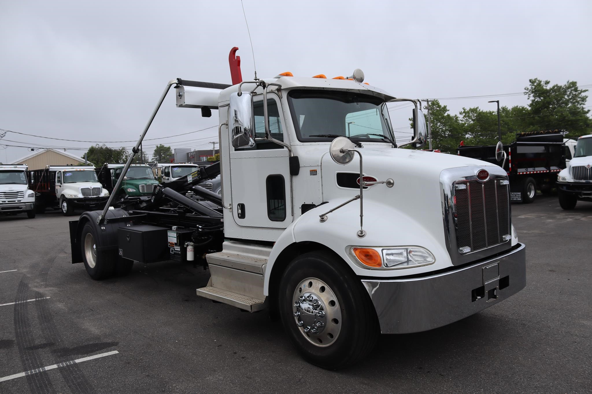 2021 PETERBILT 337 2021 PETERBILT 337 - image 5 of 6