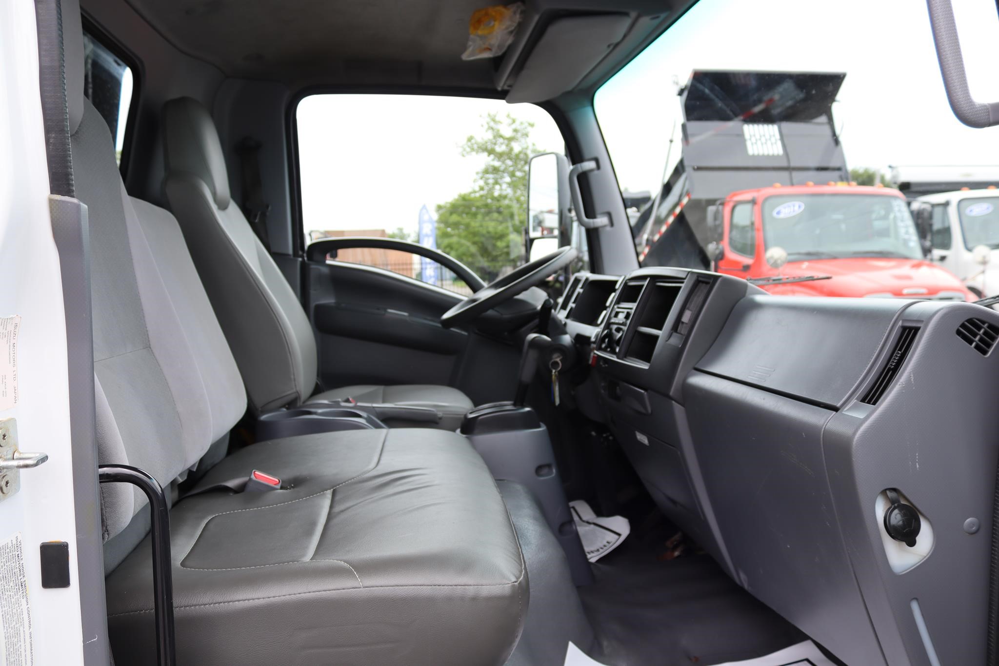 2019 ISUZU NPR HD 11033284230 2019 ISUZU NPR HD 11033284230