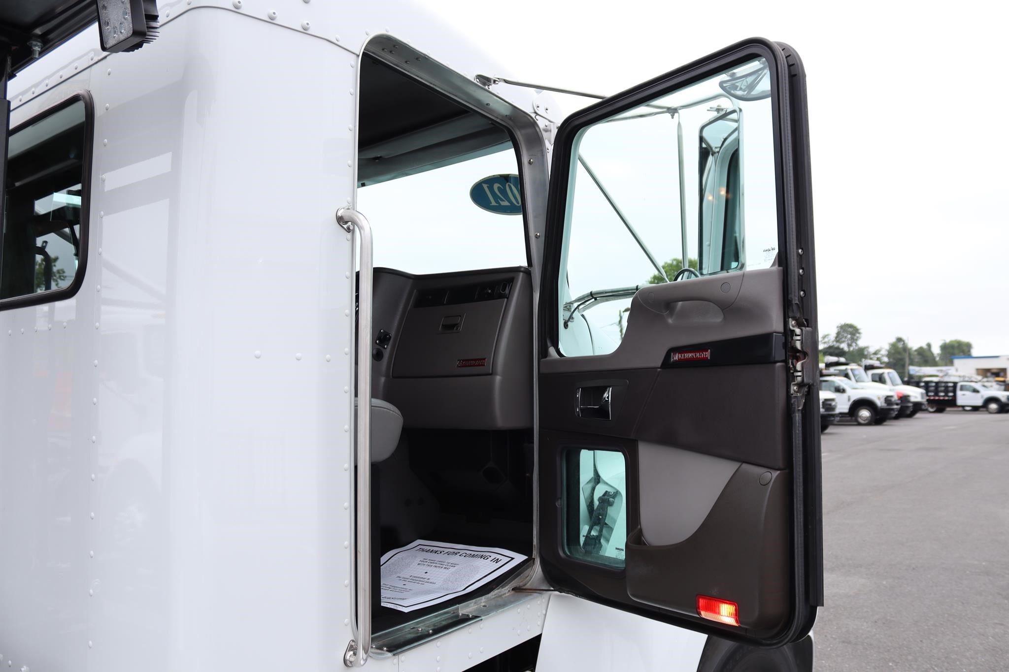 2021 KENWORTH T270 11035073960 2021 KENWORTH T270 11035073960
