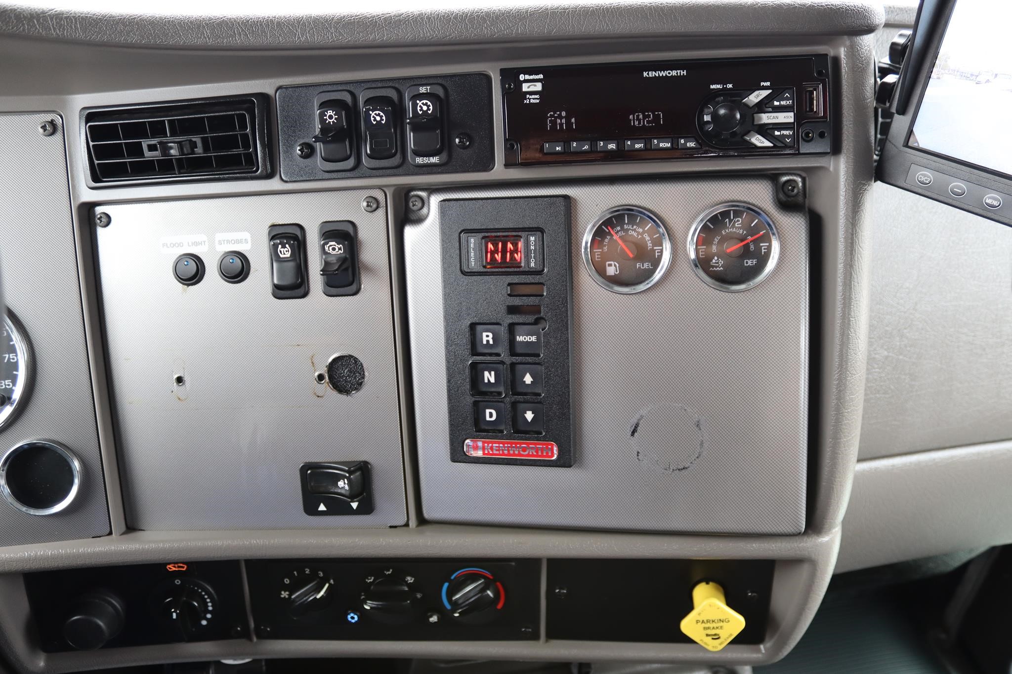 2021 KENWORTH T270 11035089423 2021 KENWORTH T270 11035089423