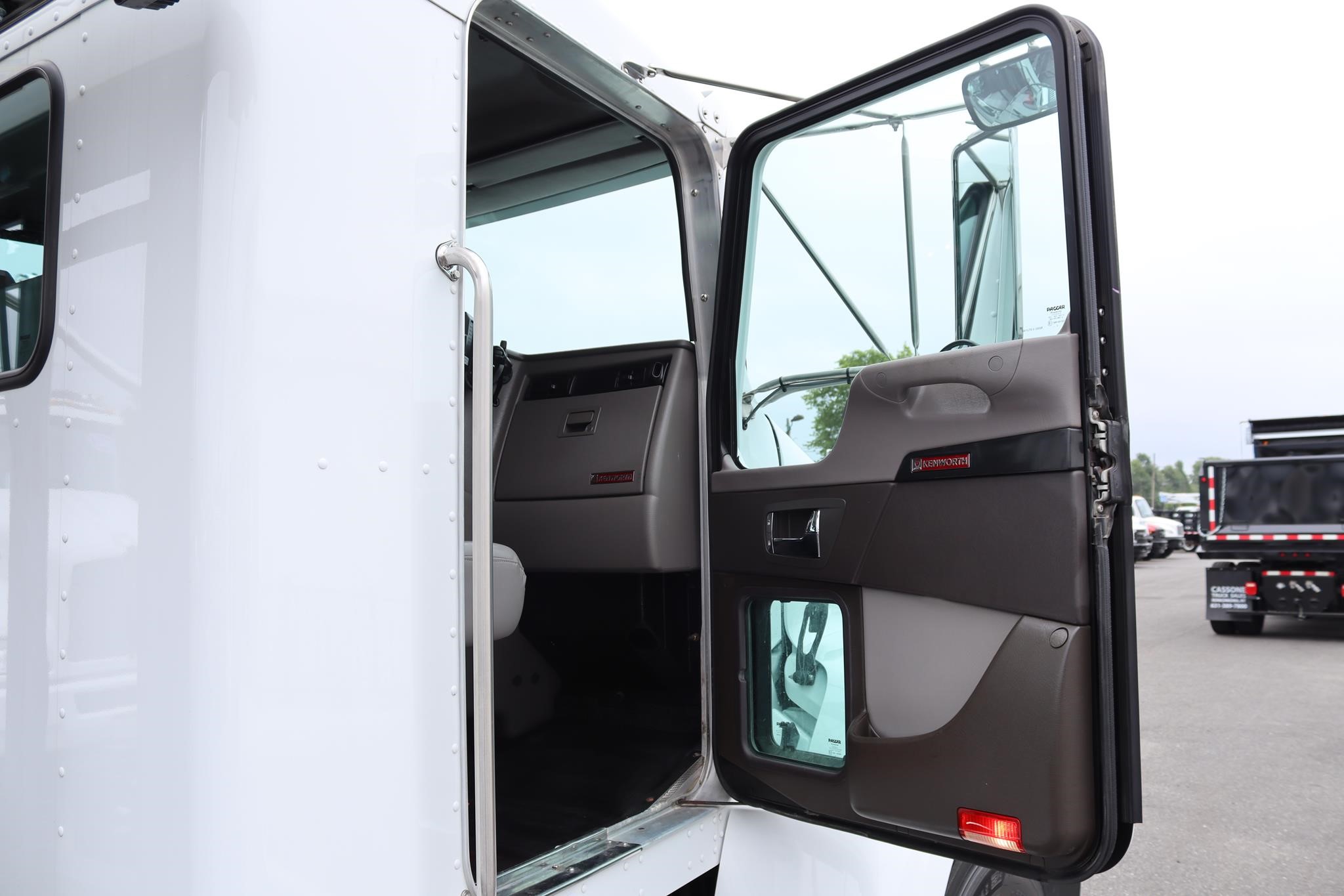 2021 KENWORTH T270 11035089587 2021 KENWORTH T270 11035089587