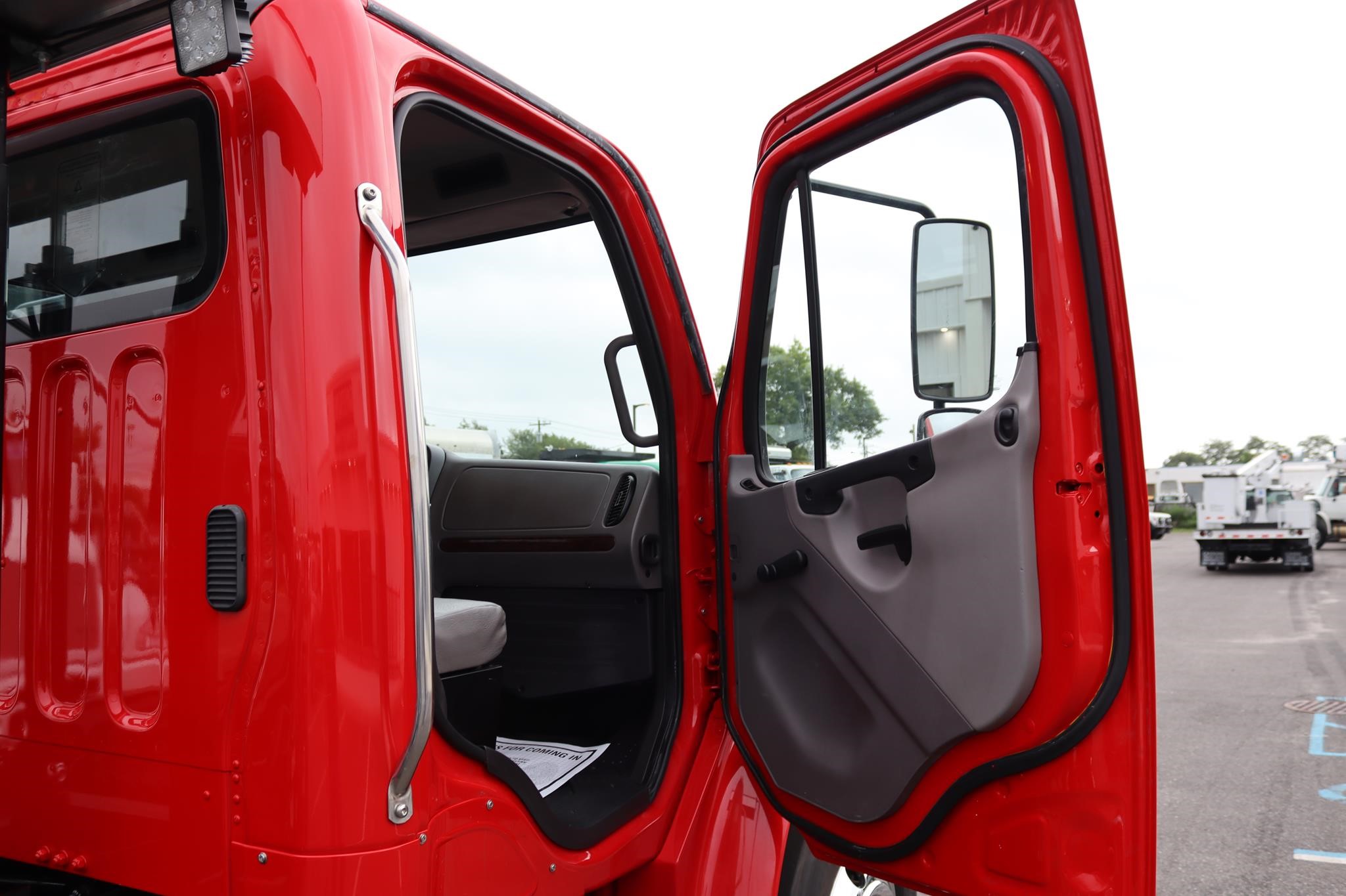 2019 FREIGHTLINER BUSINESS CLASS M2 106 11035134807 2019 FREIGHTLINER BUSINESS CLASS M2 106 11035134807
