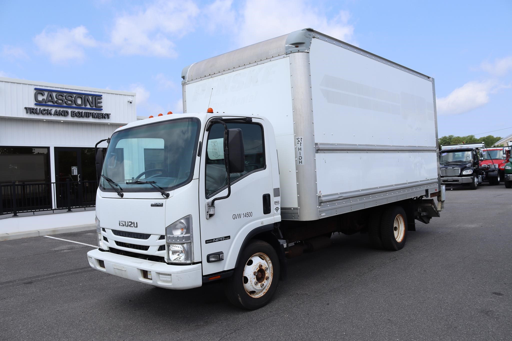 2017 ISUZU NPR HD 2017 ISUZU NPR HD - image 1 of 6