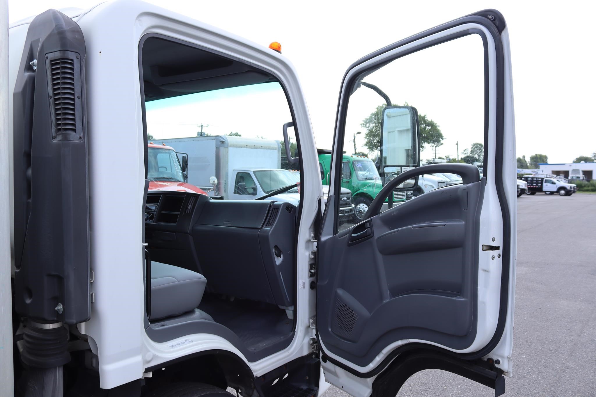 2017 ISUZU NPR HD 11035292976 2017 ISUZU NPR HD 11035292976