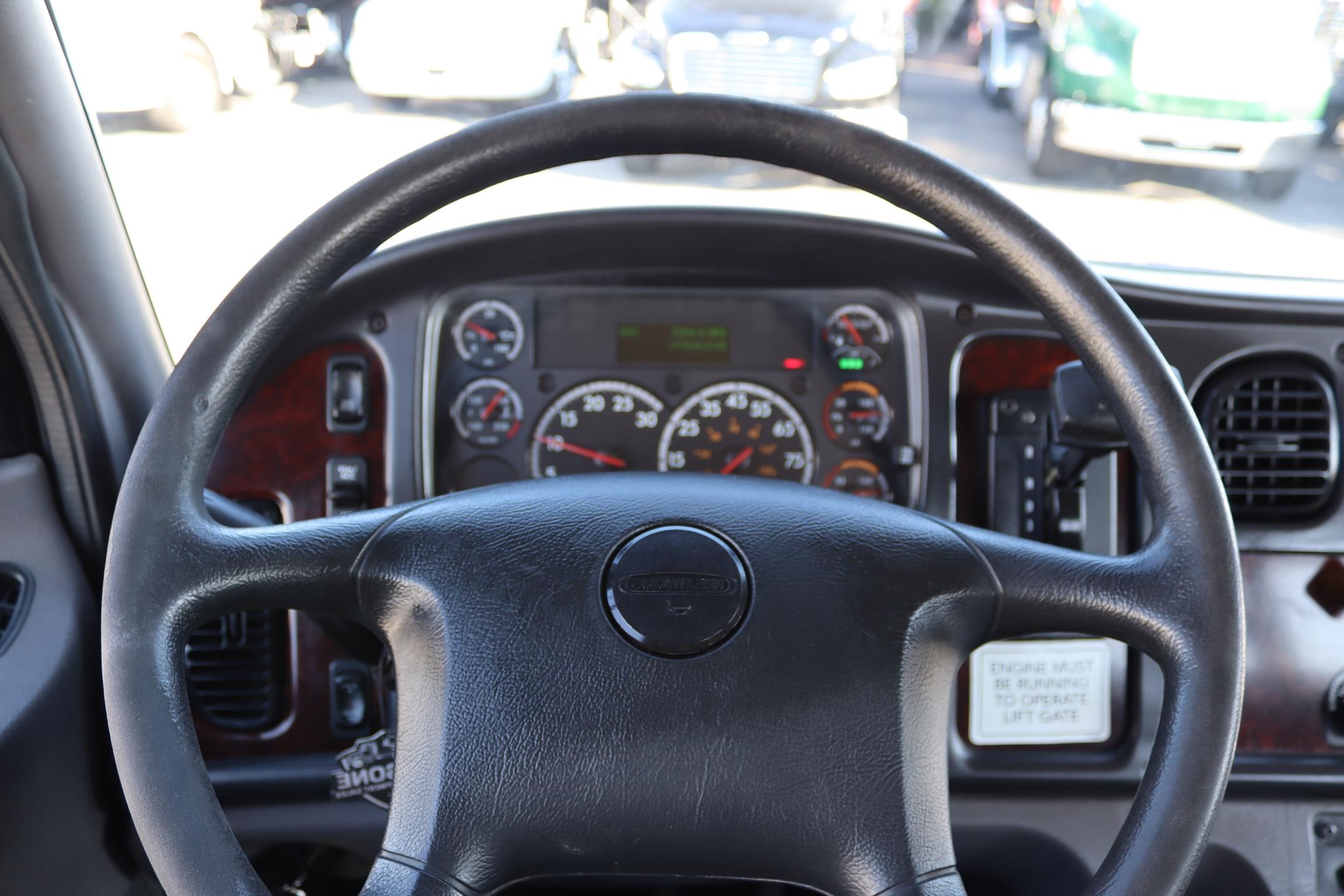 2019 FREIGHTLINER BUSINESS CLASS M2 106 11035448236 2019 FREIGHTLINER BUSINESS CLASS M2 106 11035448236