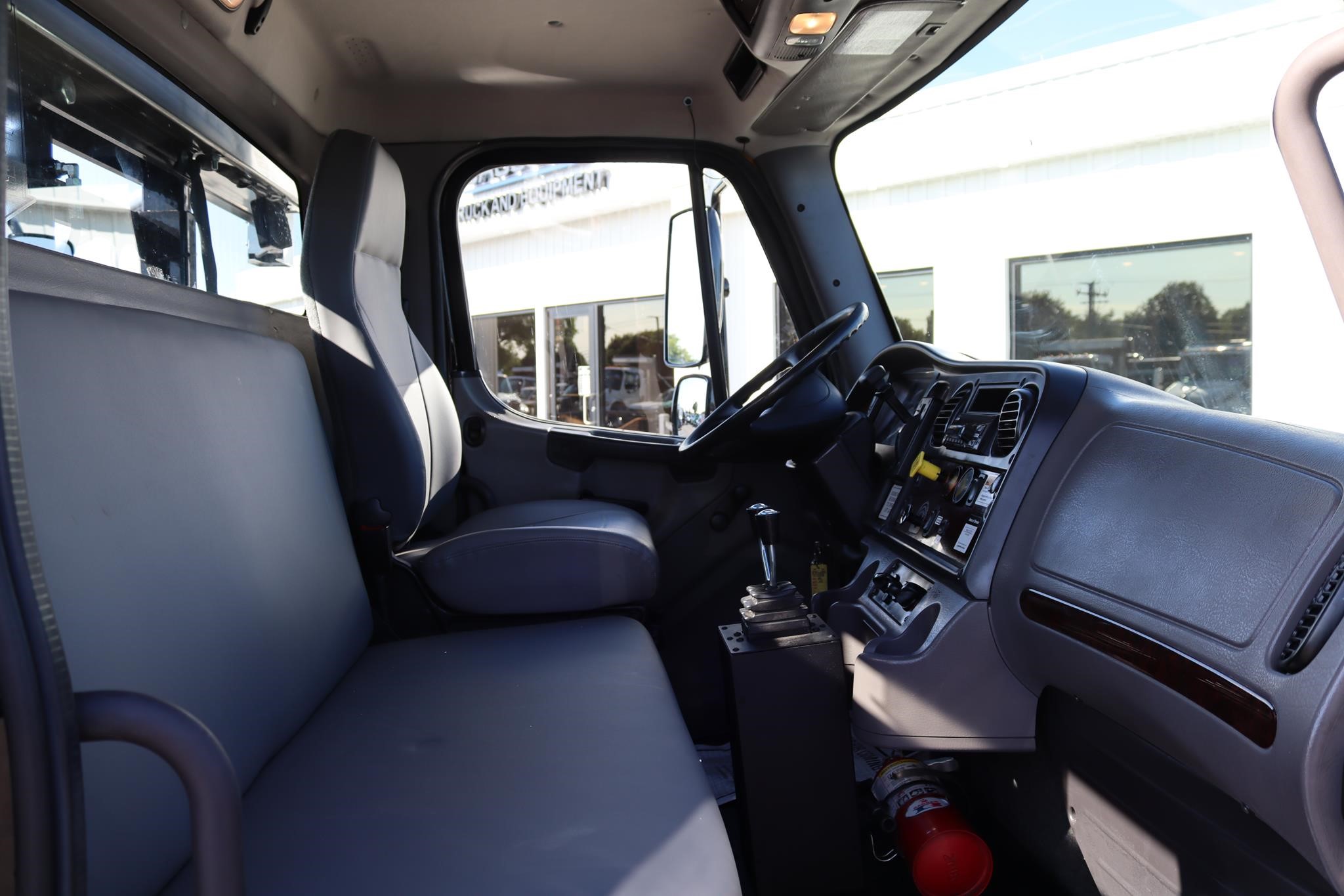 2019 FREIGHTLINER BUSINESS CLASS M2 106 11035448350 2019 FREIGHTLINER BUSINESS CLASS M2 106 11035448350