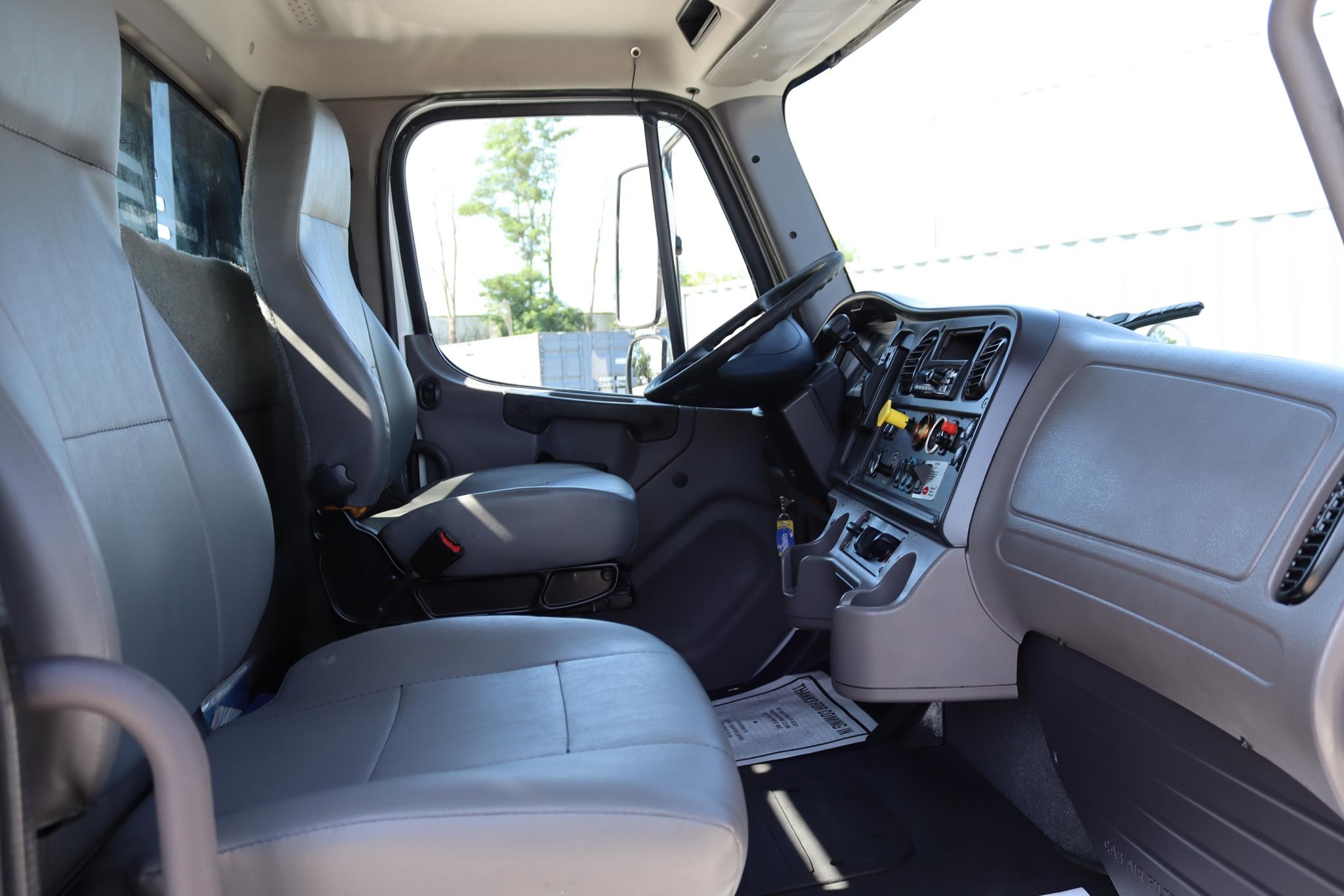 2019 FREIGHTLINER BUSINESS CLASS M2 106 11035544082 2019 FREIGHTLINER BUSINESS CLASS M2 106 11035544082