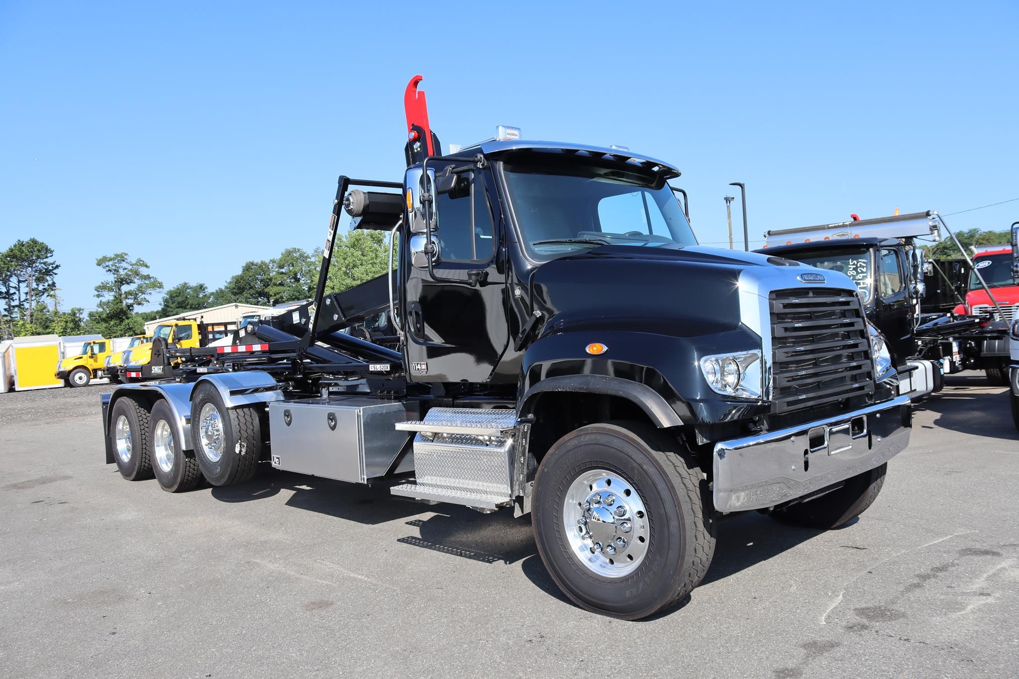 2027 FREIGHTLINER 114SD PLUS 2027 FREIGHTLINER 114SD PLUS - image 5 of 6