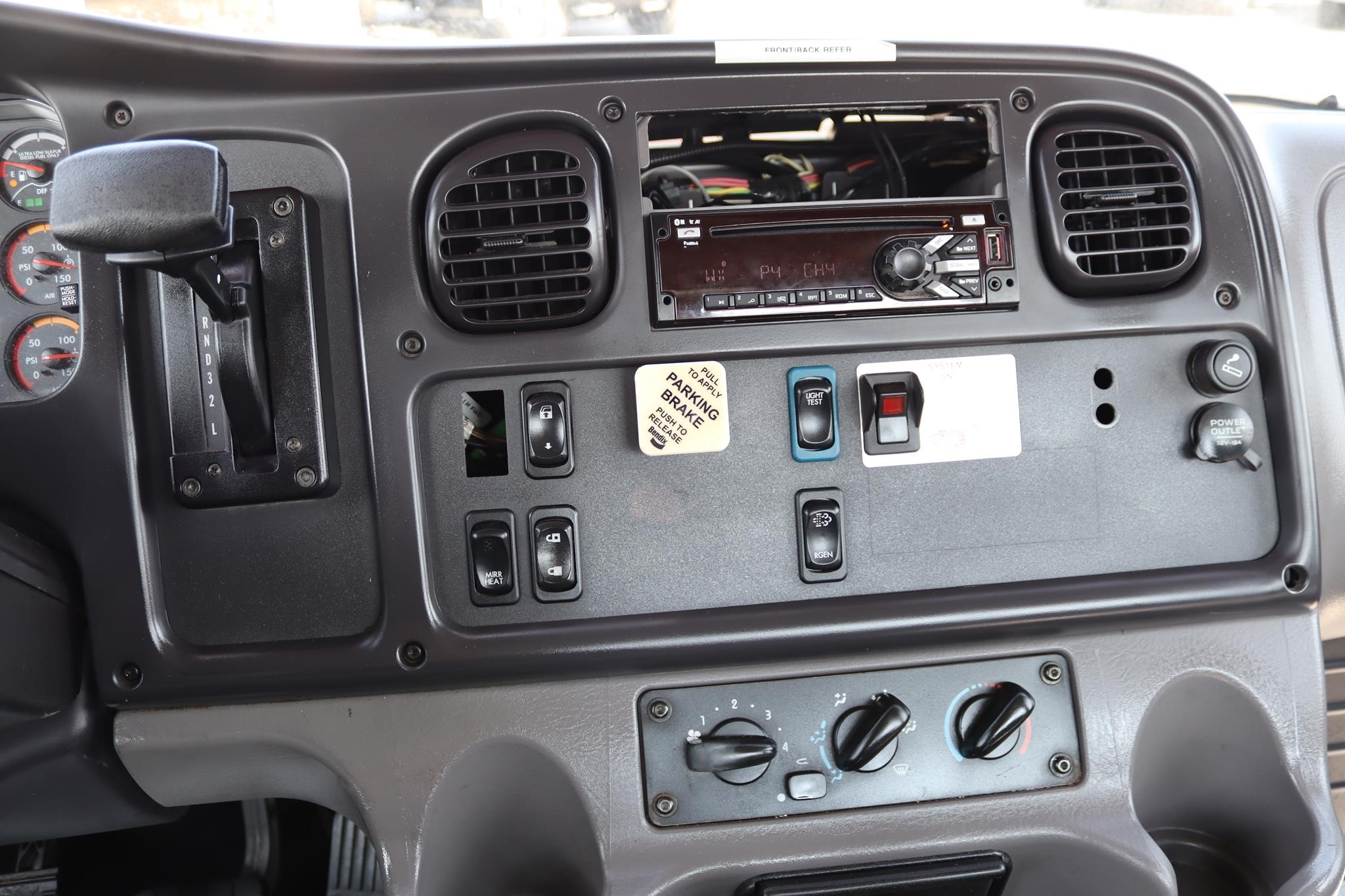 2018 FREIGHTLINER BUSINESS CLASS M2 106 11036288031 2018 FREIGHTLINER BUSINESS CLASS M2 106 11036288031