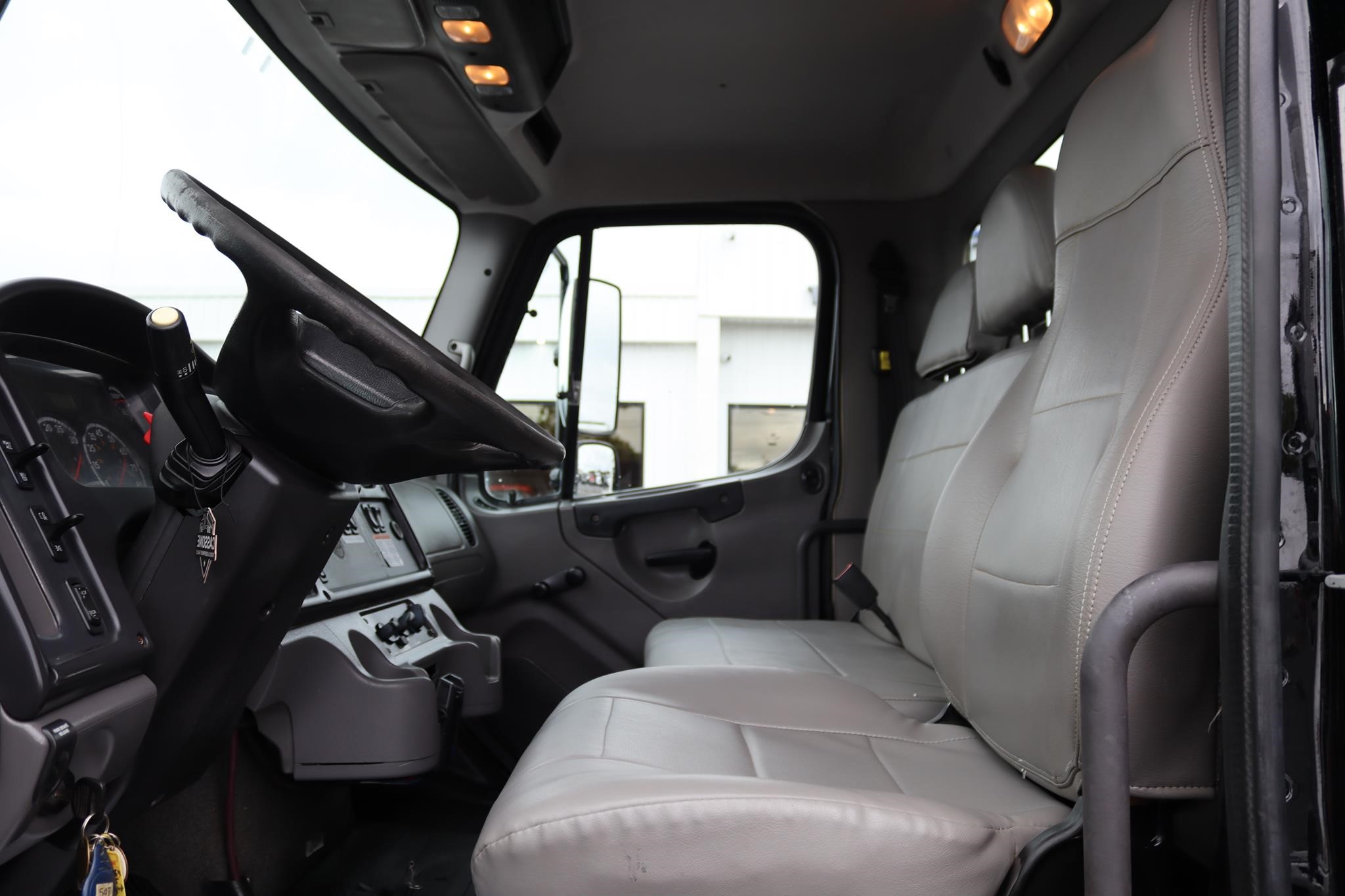 2015 FREIGHTLINER BUSINESS CLASS M2 106 11036708336 2015 FREIGHTLINER BUSINESS CLASS M2 106 11036708336