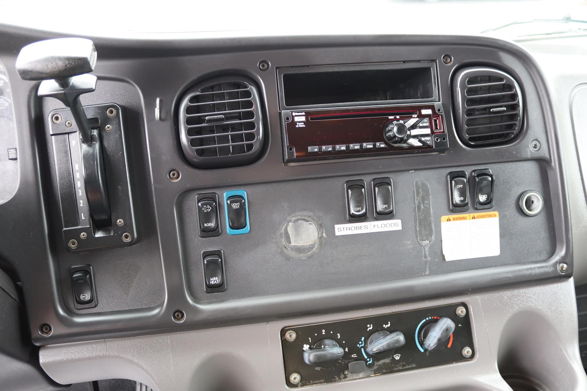 2015 FREIGHTLINER BUSINESS CLASS M2 106 11036708376 2015 FREIGHTLINER BUSINESS CLASS M2 106 11036708376