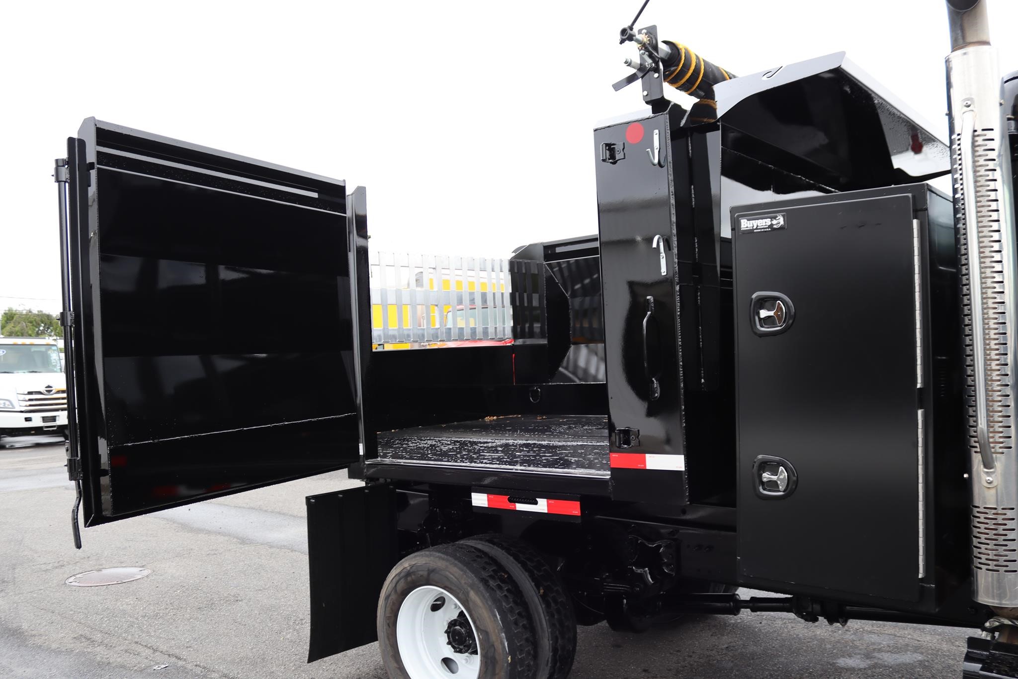 2015 FREIGHTLINER BUSINESS CLASS M2 106 11036708541 2015 FREIGHTLINER BUSINESS CLASS M2 106 11036708541