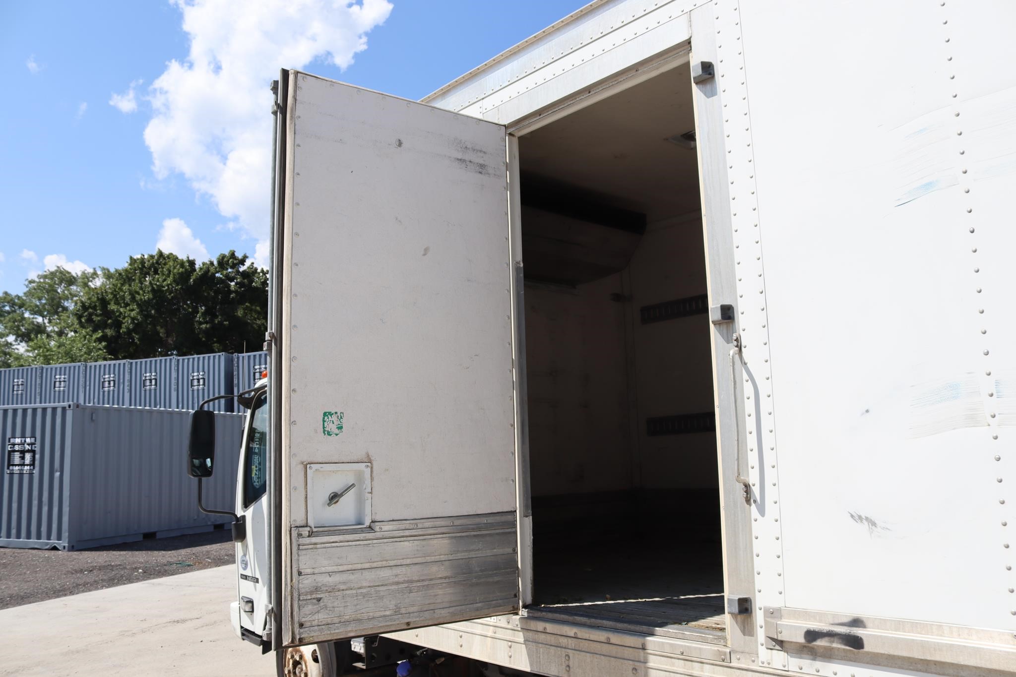 2016 ISUZU NRR 11037160187 2016 ISUZU NRR 11037160187