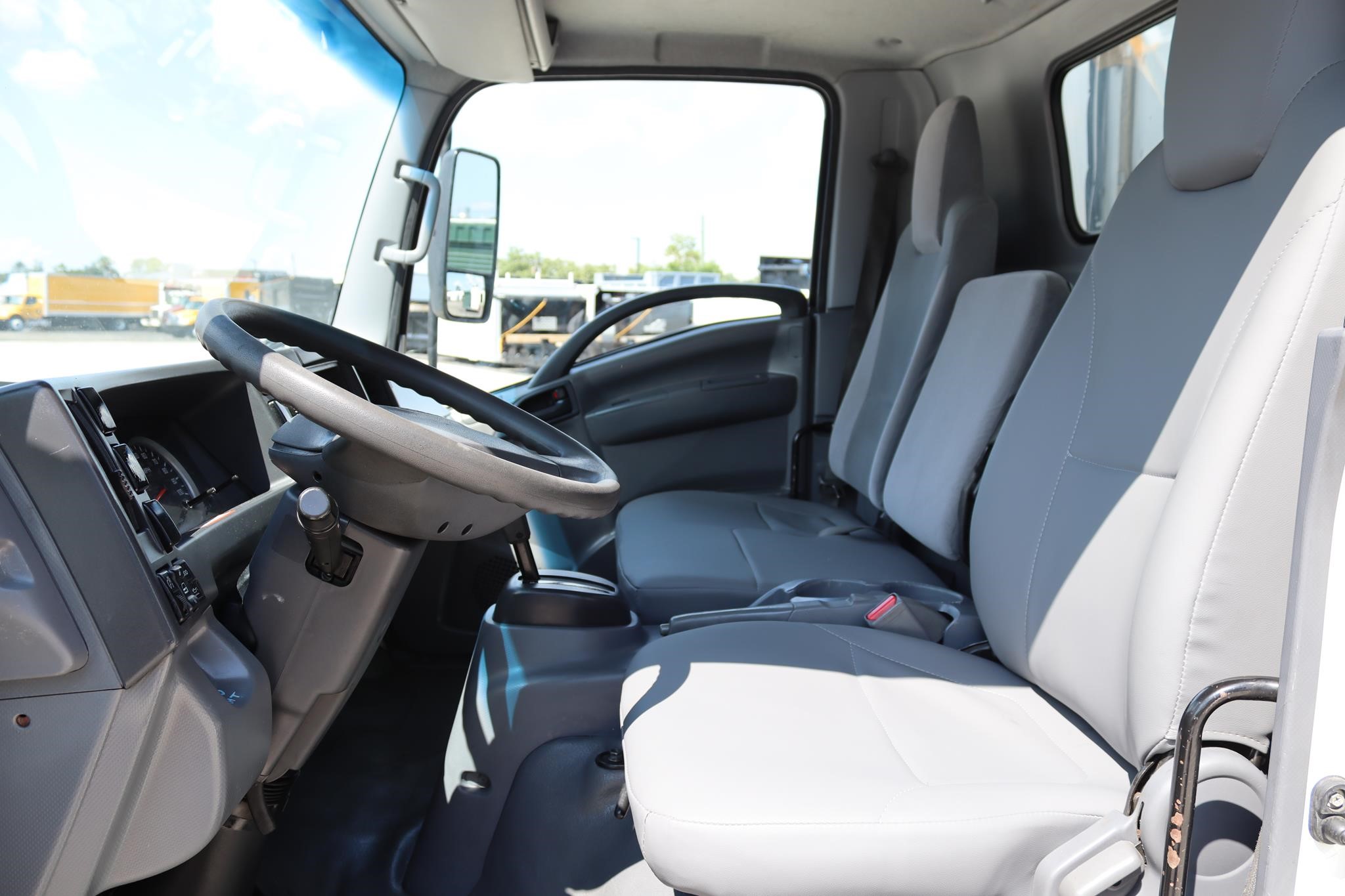 2016 ISUZU NRR 11037160210 2016 ISUZU NRR 11037160210