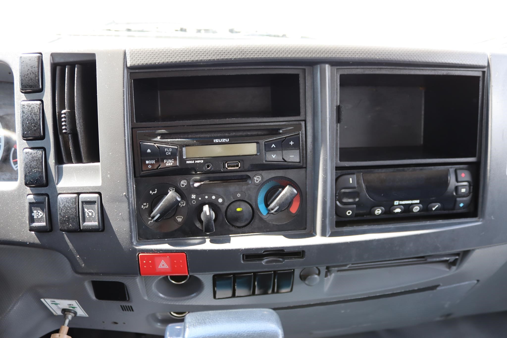 2016 ISUZU NRR 11037160252 2016 ISUZU NRR 11037160252