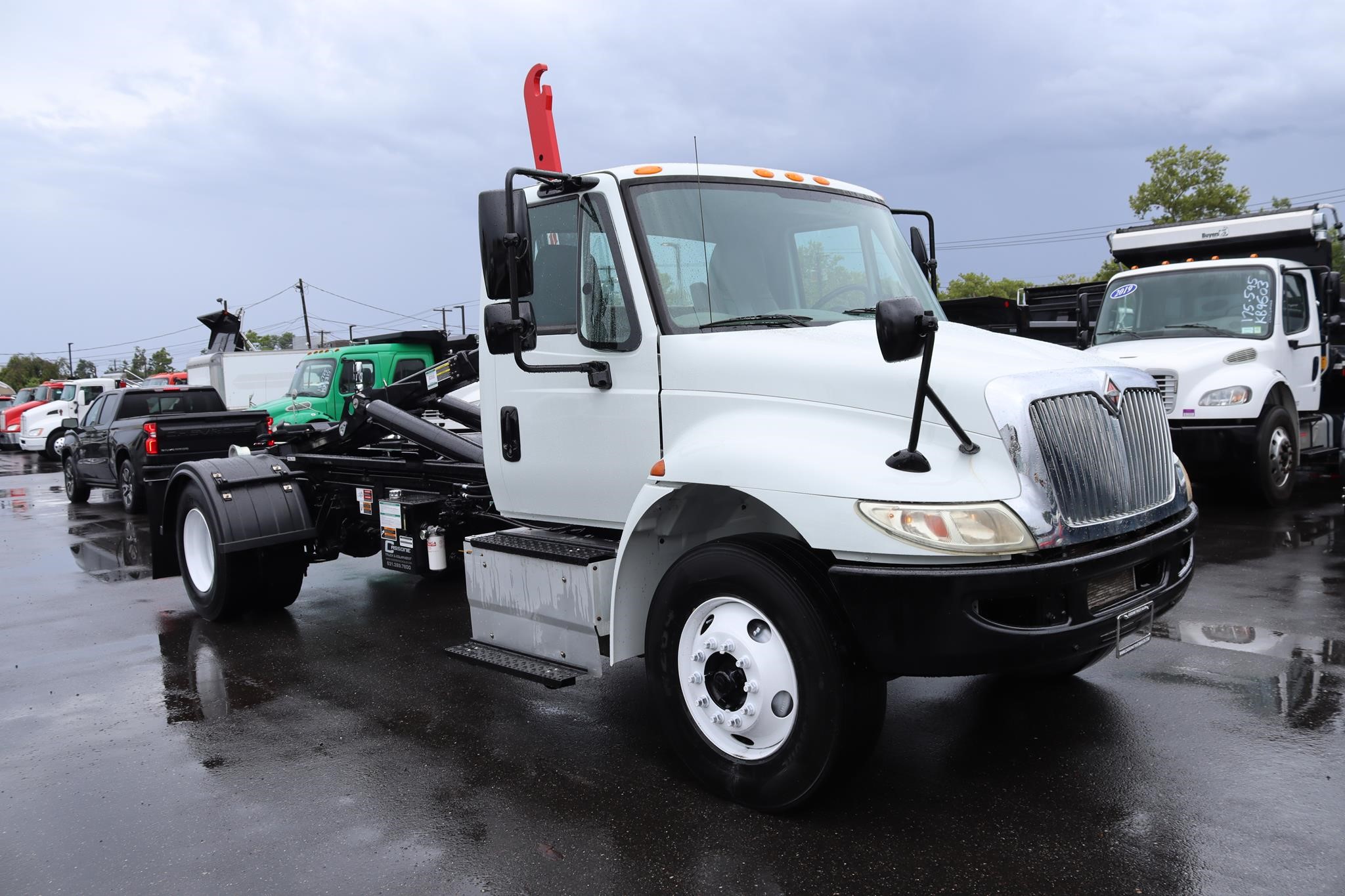 2016 INTERNATIONAL DURASTAR 4300 2016 INTERNATIONAL DURASTAR 4300 - image 5 of 6