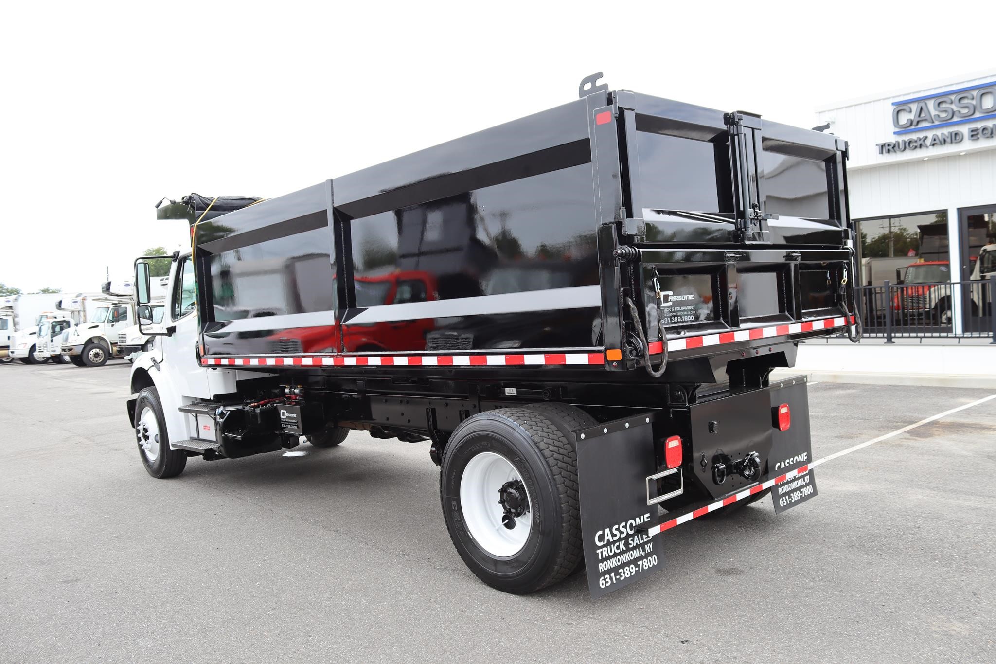 2017 FREIGHTLINER BUSINESS CLASS M2 106 2017 FREIGHTLINER BUSINESS CLASS M2 106 - image 2 of 6