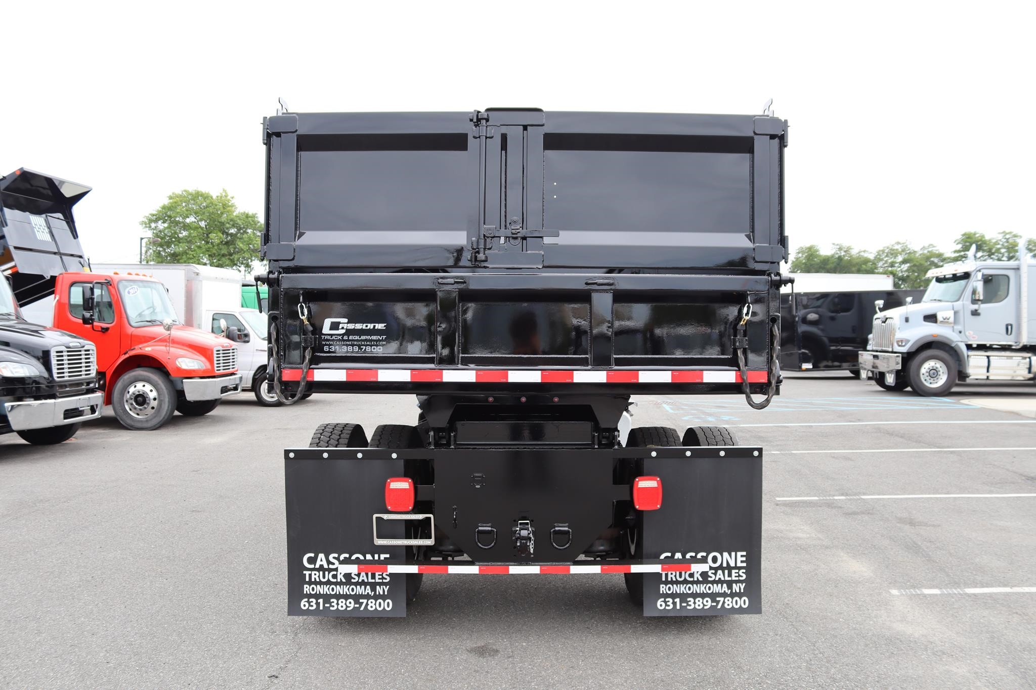 2017 FREIGHTLINER BUSINESS CLASS M2 106 2017 FREIGHTLINER BUSINESS CLASS M2 106 - image 3 of 6