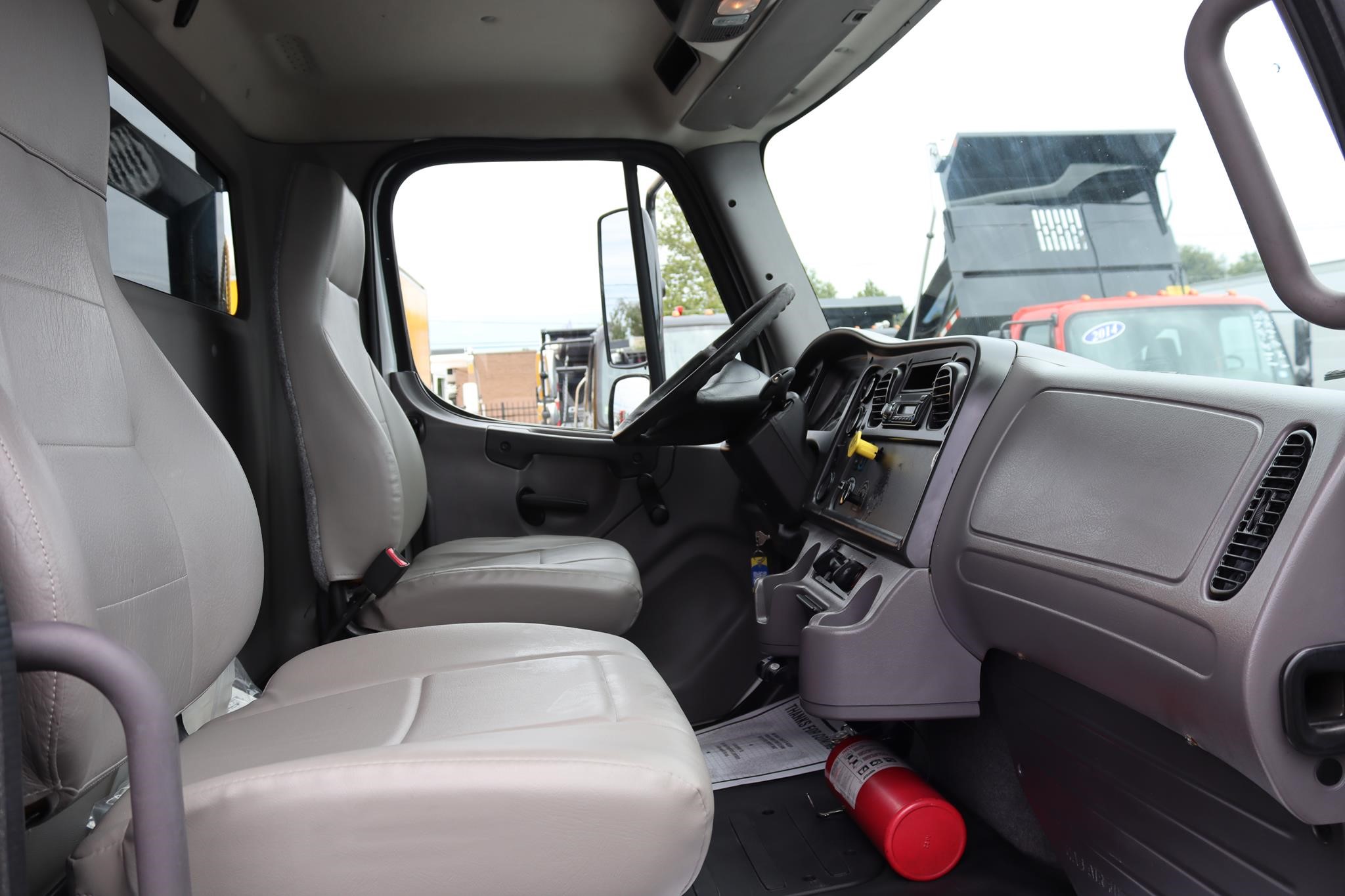 2017 FREIGHTLINER BUSINESS CLASS M2 106 11037904098 2017 FREIGHTLINER BUSINESS CLASS M2 106 11037904098
