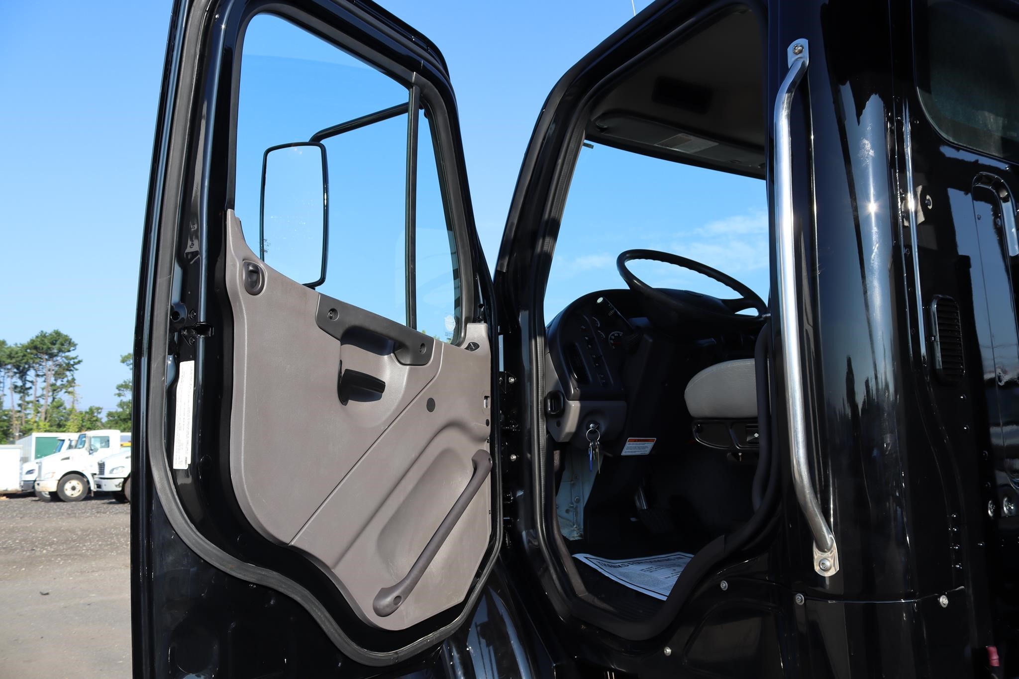 2015 FREIGHTLINER BUSINESS CLASS M2 106 11038272466 2015 FREIGHTLINER BUSINESS CLASS M2 106 11038272466