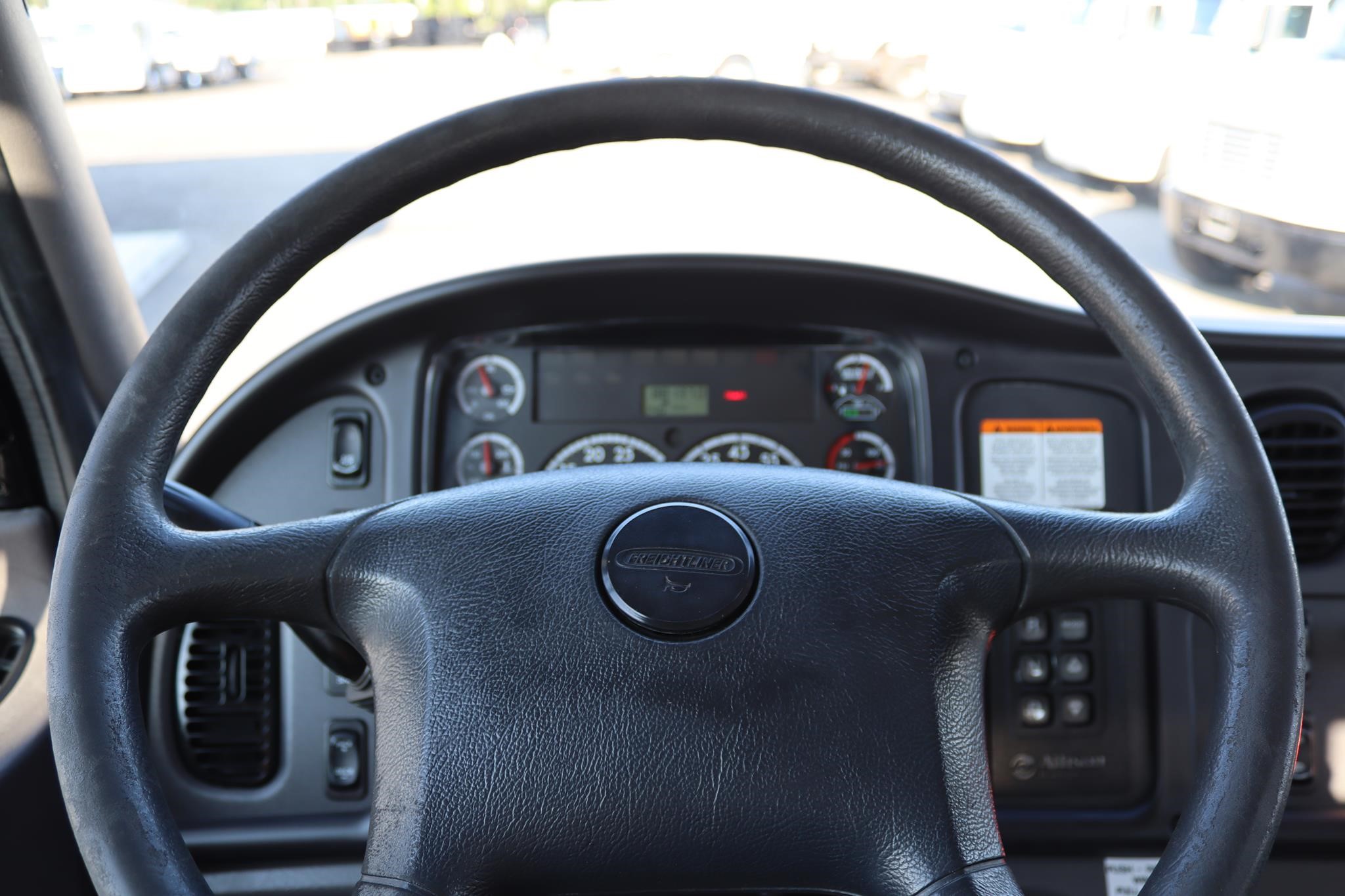 2015 FREIGHTLINER BUSINESS CLASS M2 106 11038272500 2015 FREIGHTLINER BUSINESS CLASS M2 106 11038272500