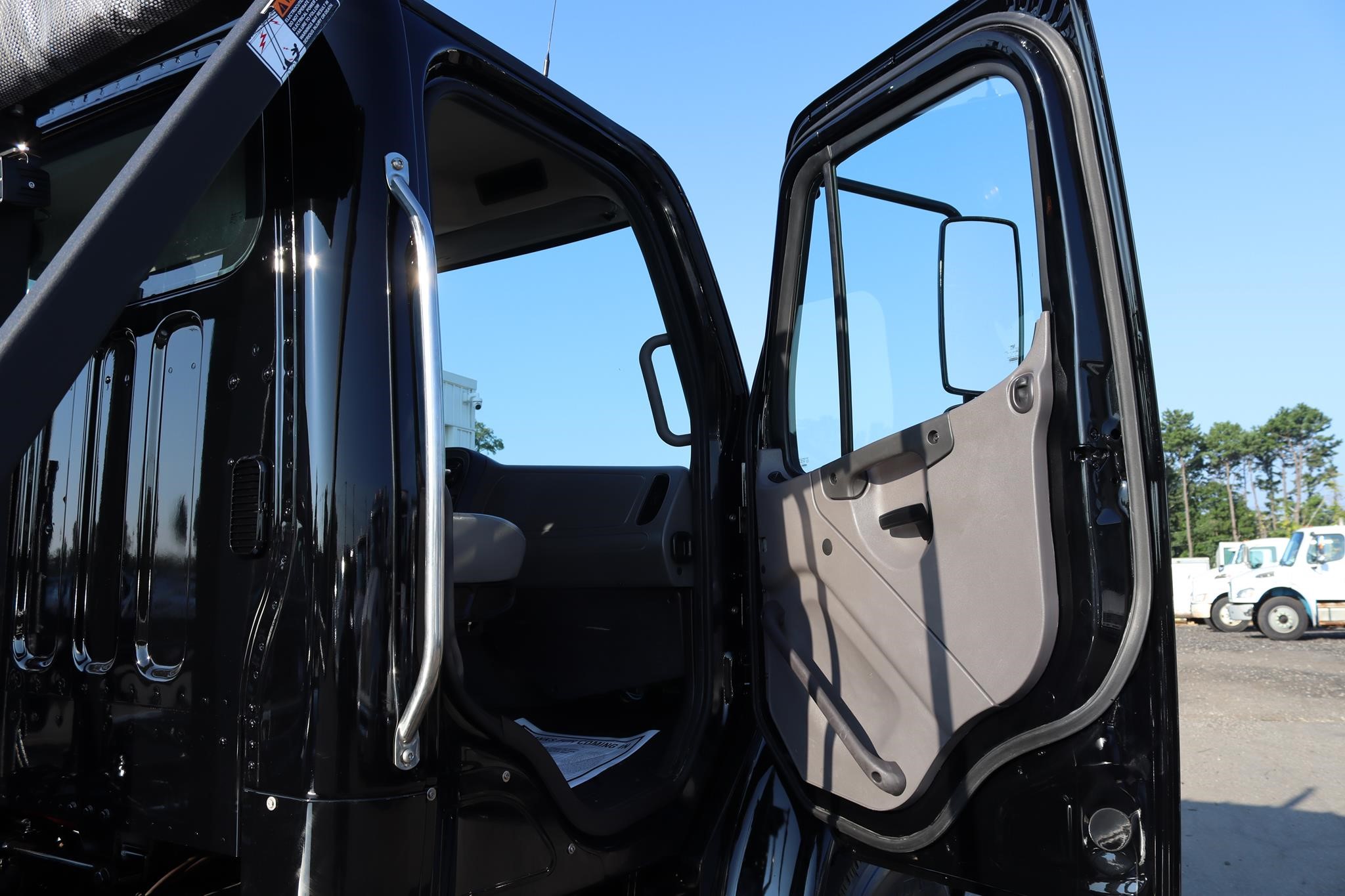 2015 FREIGHTLINER BUSINESS CLASS M2 106 11038272522 2015 FREIGHTLINER BUSINESS CLASS M2 106 11038272522