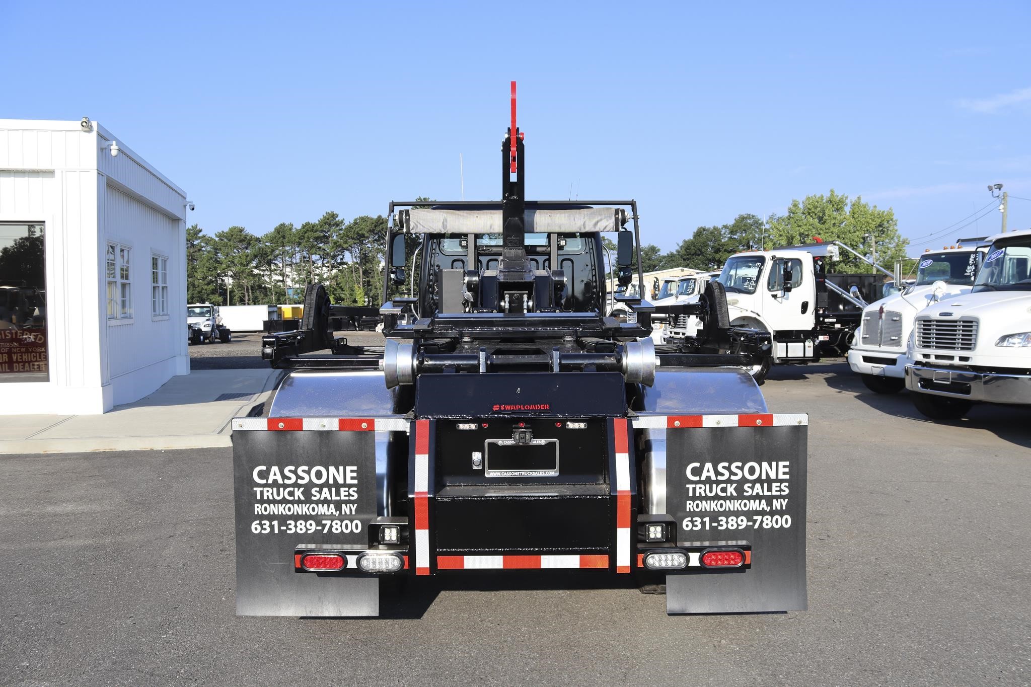 2015 FREIGHTLINER BUSINESS CLASS M2 106 2015 FREIGHTLINER BUSINESS CLASS M2 106 - image 3 of 6