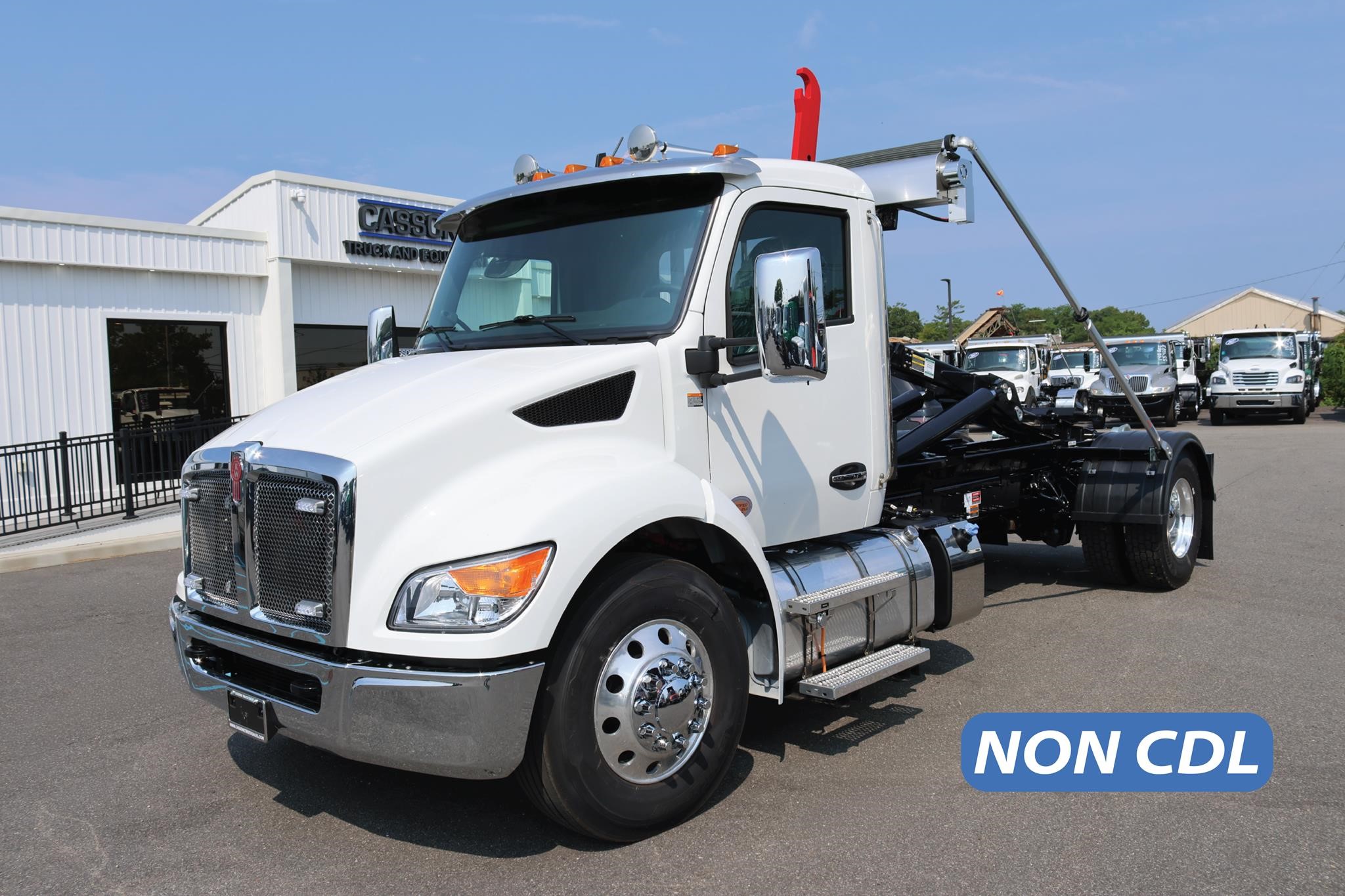 2027 KENWORTH T280 2027 KENWORTH T280 - image 1 of 6