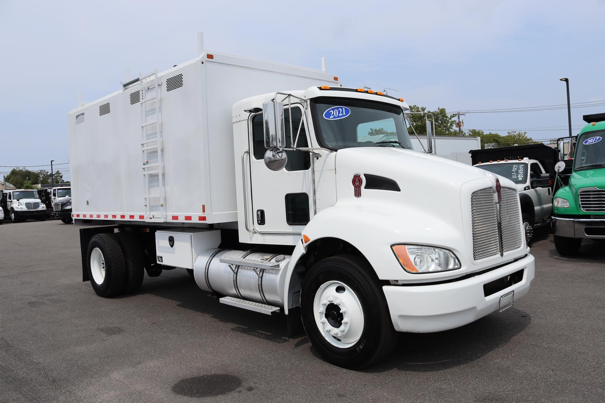2021 KENWORTH T270 11039497055 2021 KENWORTH T270 11039497055