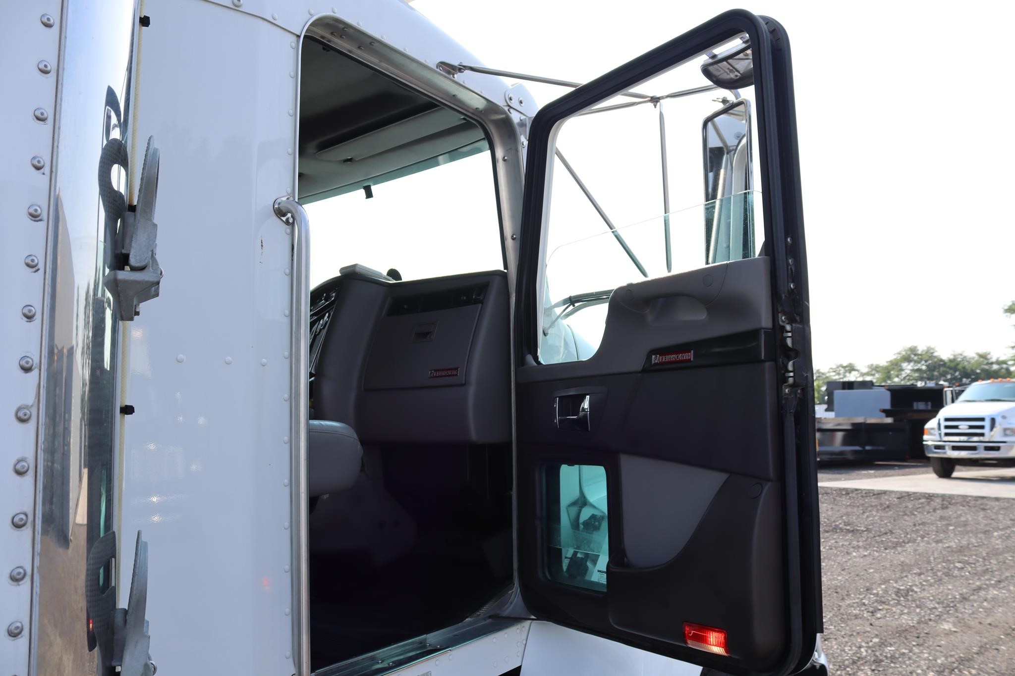 2021 KENWORTH T270 11039502676 2021 KENWORTH T270 11039502676