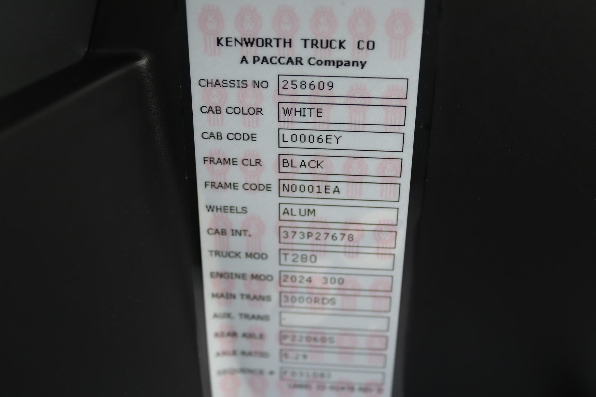 2027 KENWORTH T280 11040135472 2027 KENWORTH T280 11040135472