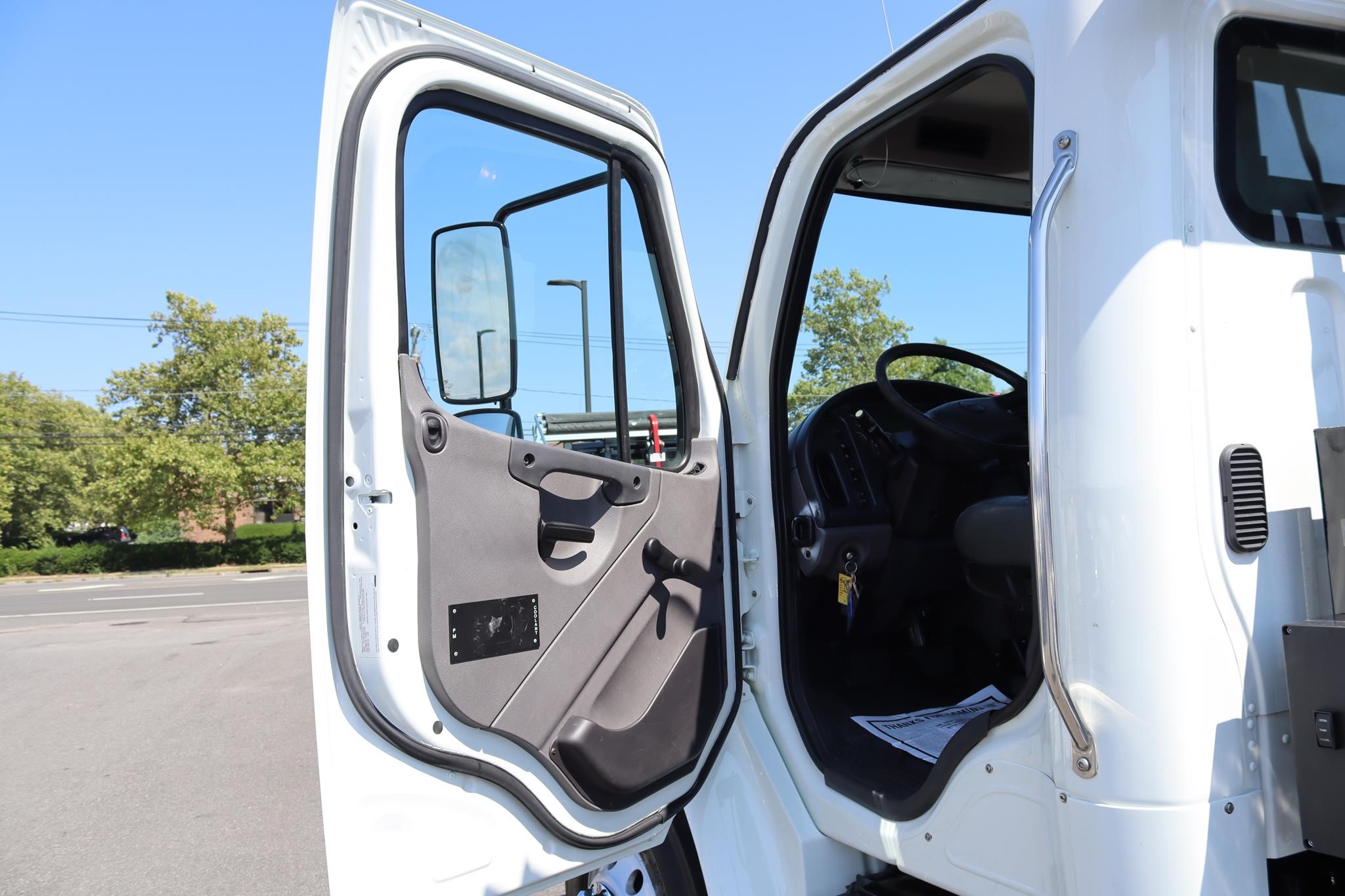 2017 FREIGHTLINER BUSINESS CLASS M2 106 11041516605 2017 FREIGHTLINER BUSINESS CLASS M2 106 11041516605
