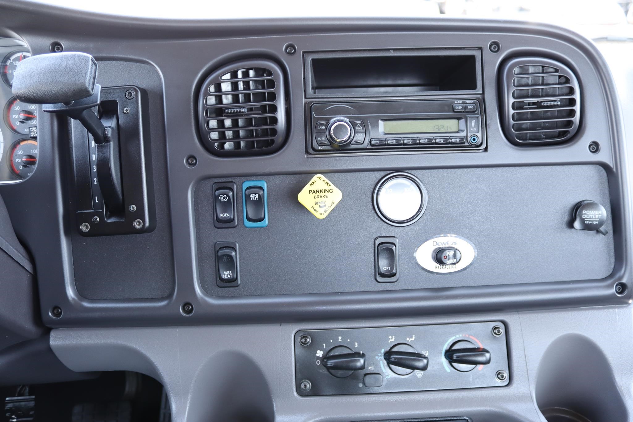 2017 FREIGHTLINER BUSINESS CLASS M2 106 11041516737 2017 FREIGHTLINER BUSINESS CLASS M2 106 11041516737