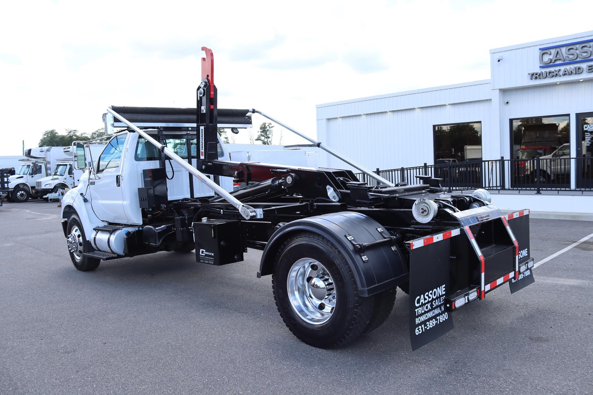 2013 FORD F750 XL SD 2013 FORD F750 XL SD - image 2 of 6