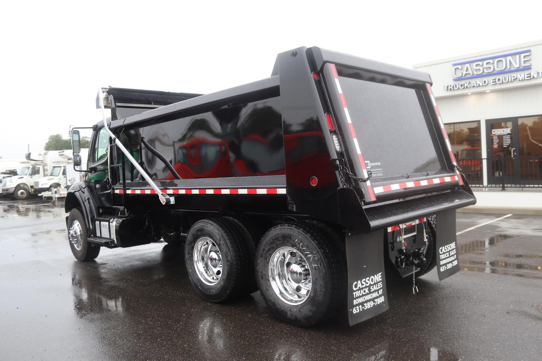 2013 FREIGHTLINER BUSINESS CLASS M2 106 2013 FREIGHTLINER BUSINESS CLASS M2 106 - image 2 of 6