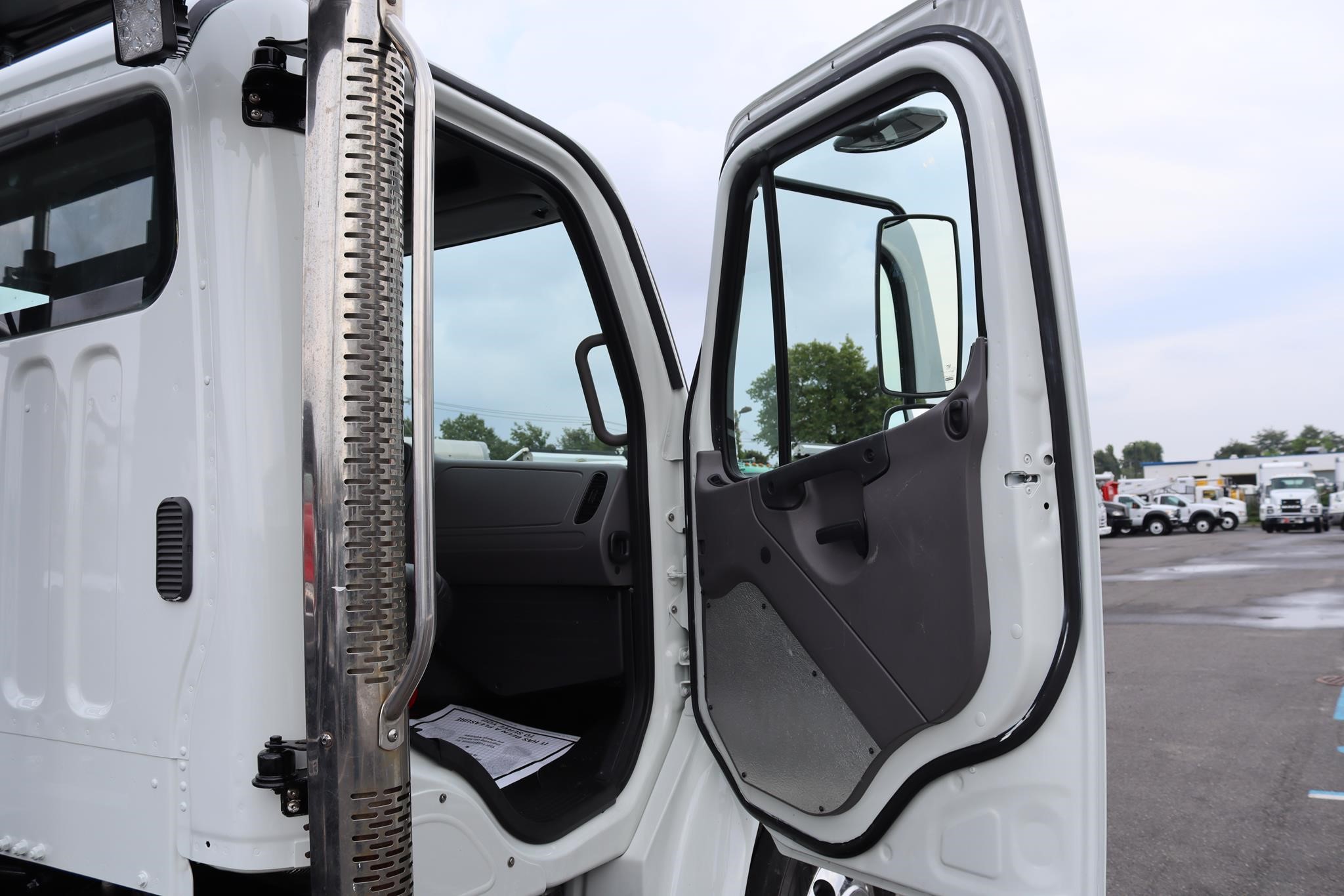 2016 FREIGHTLINER BUSINESS CLASS M2 106 11042749089 2016 FREIGHTLINER BUSINESS CLASS M2 106 11042749089