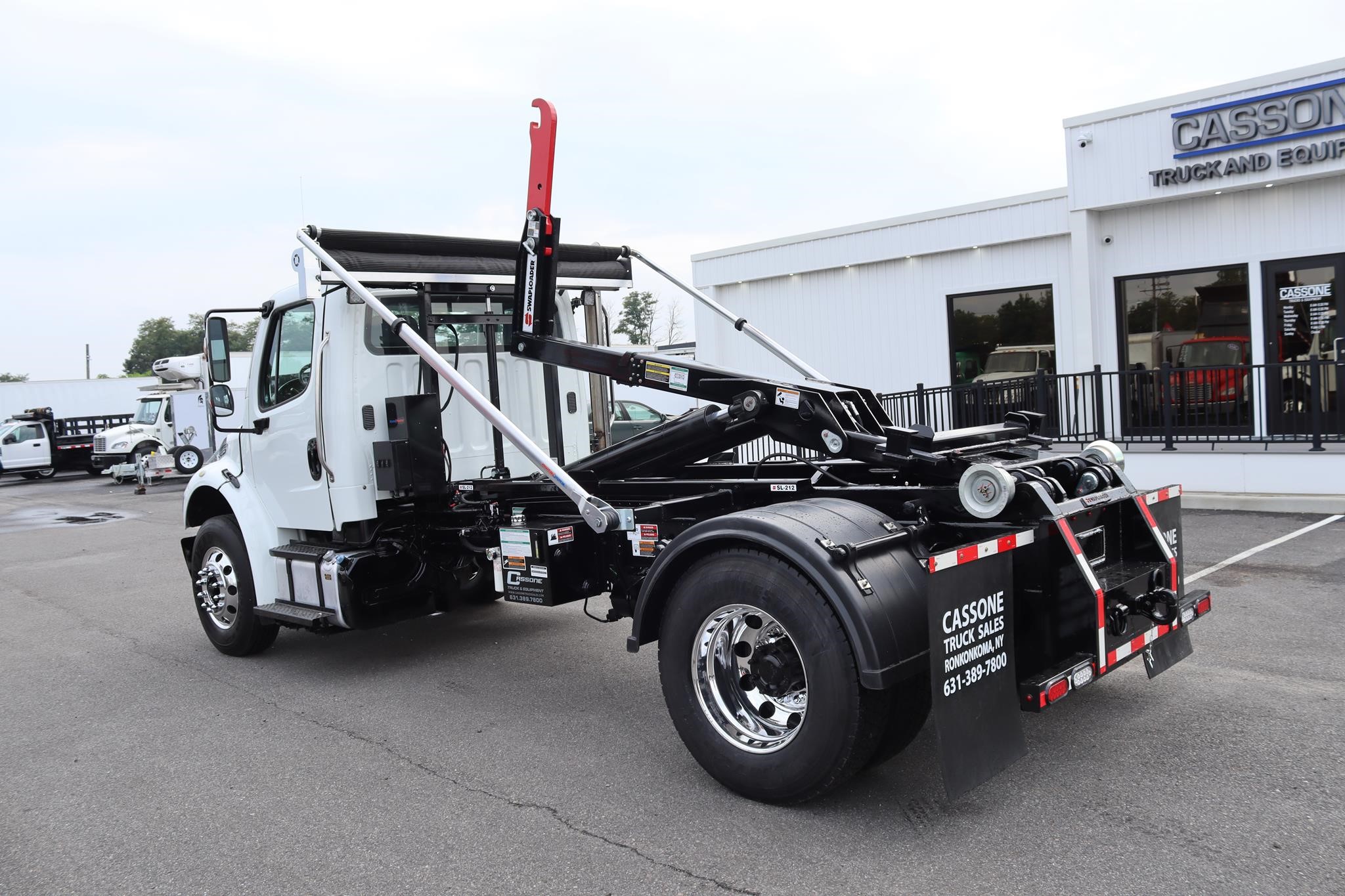 2016 FREIGHTLINER BUSINESS CLASS M2 106 2016 FREIGHTLINER BUSINESS CLASS M2 106 - image 2 of 6