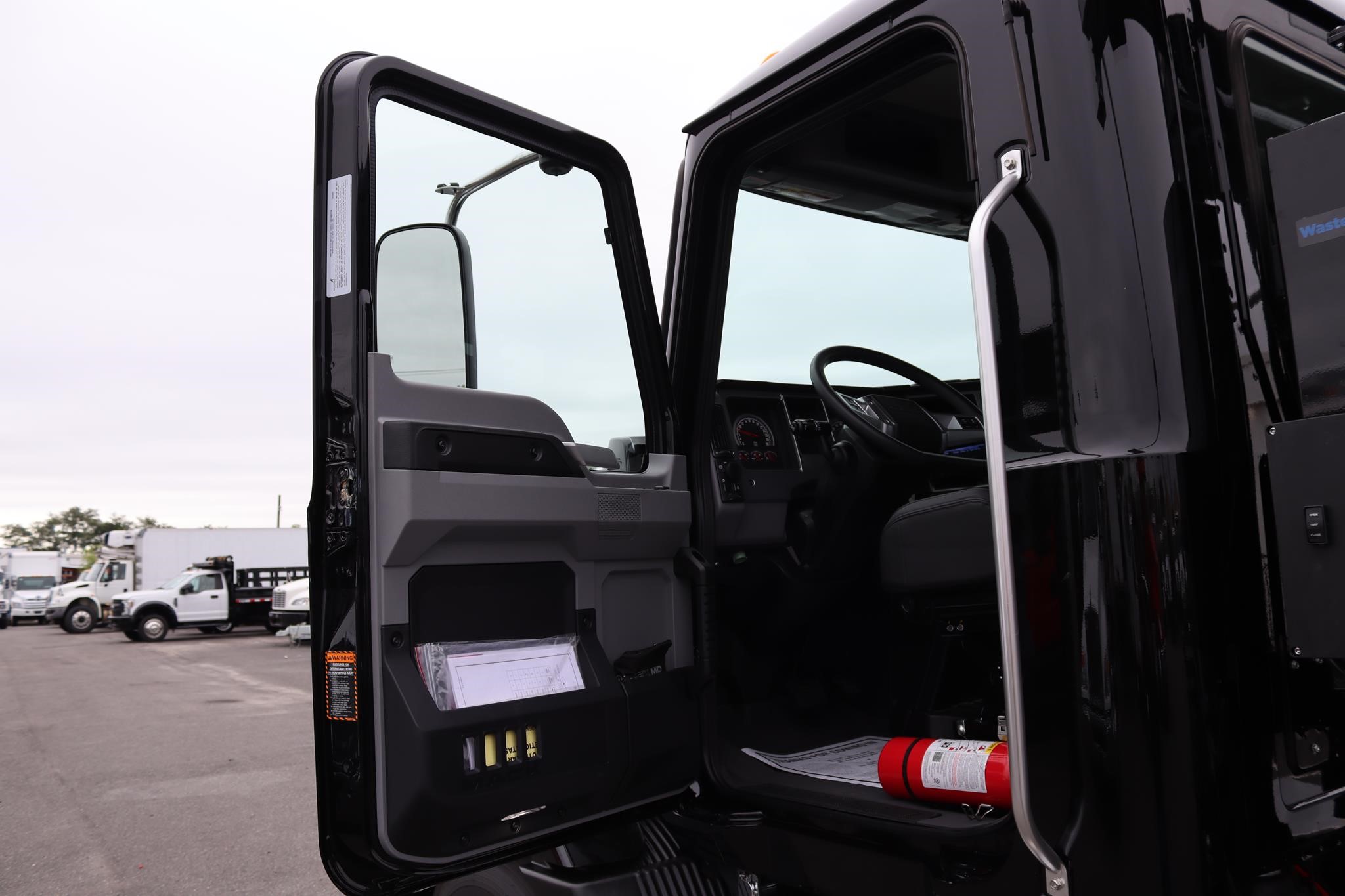 2027 MACK MD7 11042869813 2027 MACK MD7 11042869813