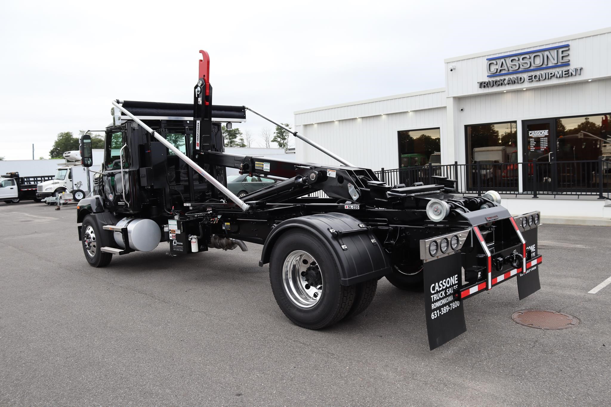 2027 MACK MD7 2027 MACK MD7 - image 2 of 6
