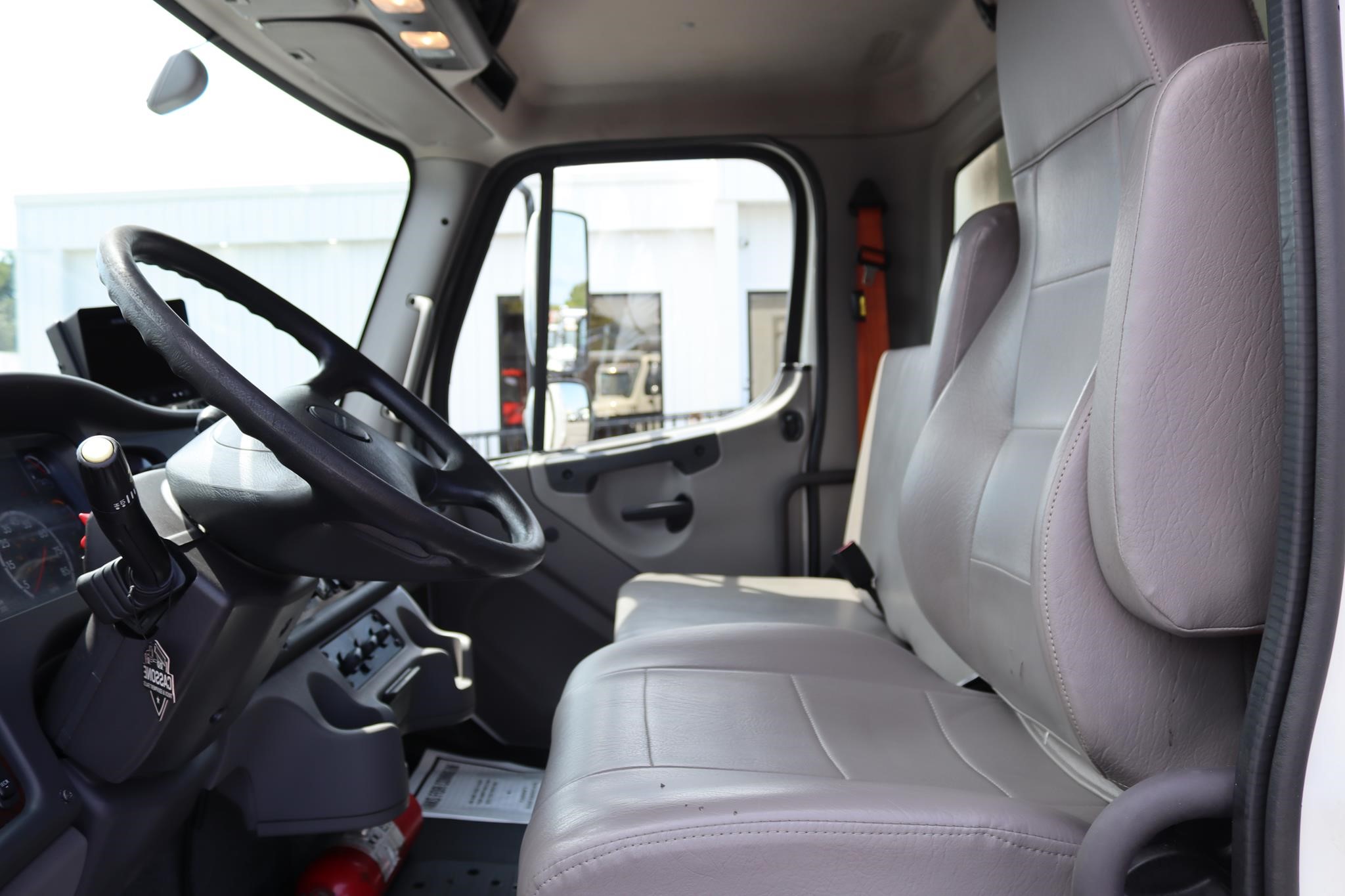 2019 FREIGHTLINER BUSINESS CLASS M2 106 11043327325 2019 FREIGHTLINER BUSINESS CLASS M2 106 11043327325