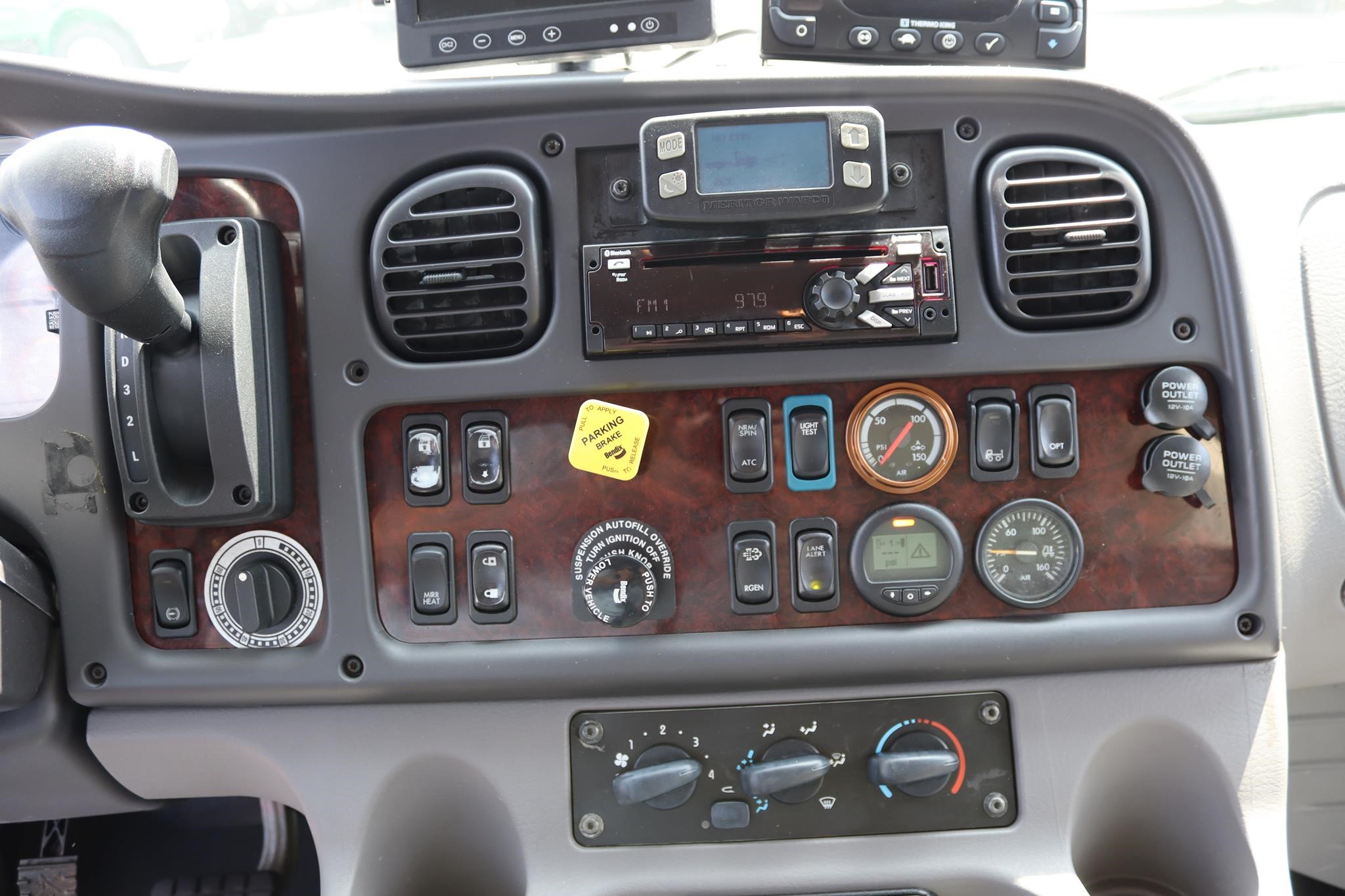2019 FREIGHTLINER BUSINESS CLASS M2 106 11043327405 2019 FREIGHTLINER BUSINESS CLASS M2 106 11043327405