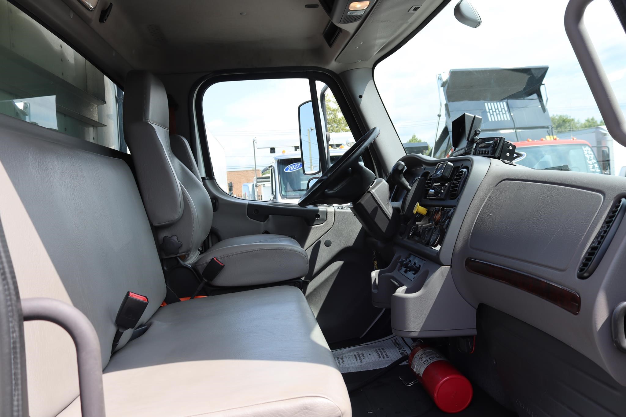 2019 FREIGHTLINER BUSINESS CLASS M2 106 11043327487 2019 FREIGHTLINER BUSINESS CLASS M2 106 11043327487