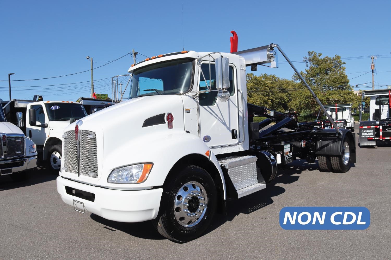 2022 KENWORTH T270 2022 KENWORTH T270 - image 1 of 6