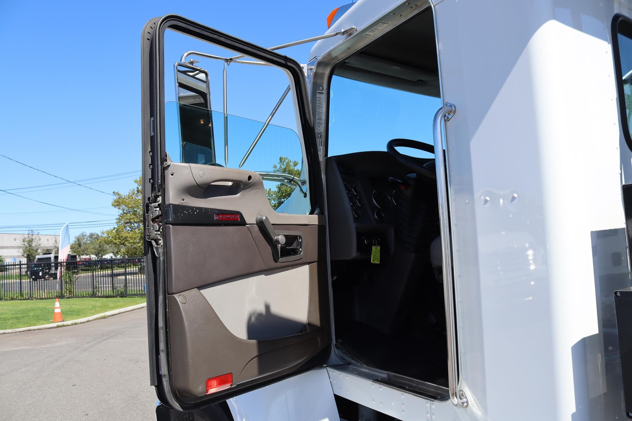 2019 KENWORTH T270 11044844752 2019 KENWORTH T270 11044844752