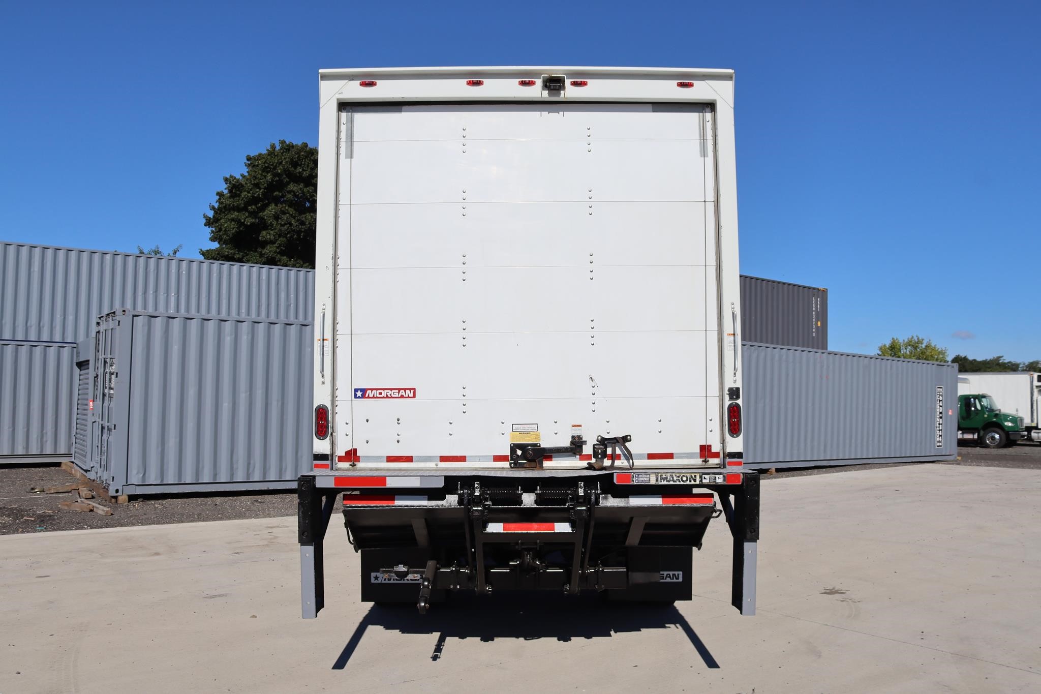 2019 HINO 268 2019 HINO 268 - image 3 of 6