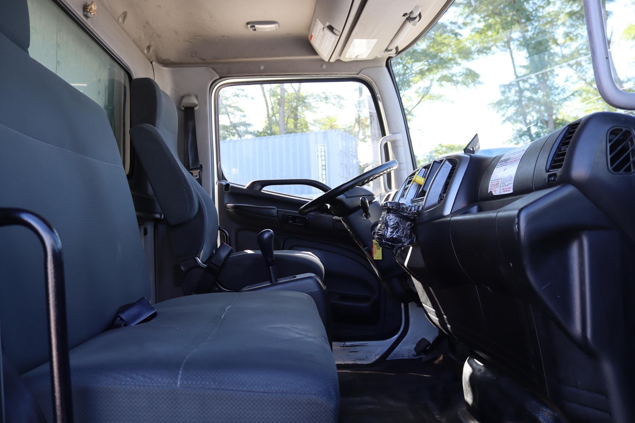 2017 HINO 268 11044991276 2017 HINO 268 11044991276