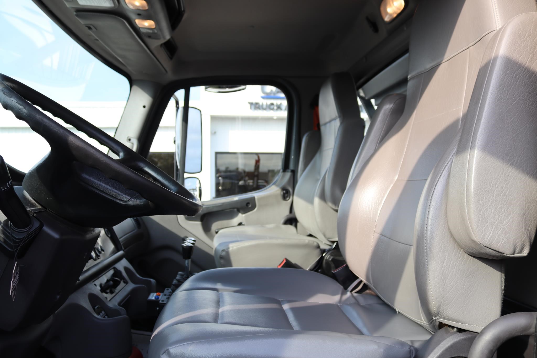 2019 FREIGHTLINER BUSINESS CLASS M2 106 11045369240 2019 FREIGHTLINER BUSINESS CLASS M2 106 11045369240