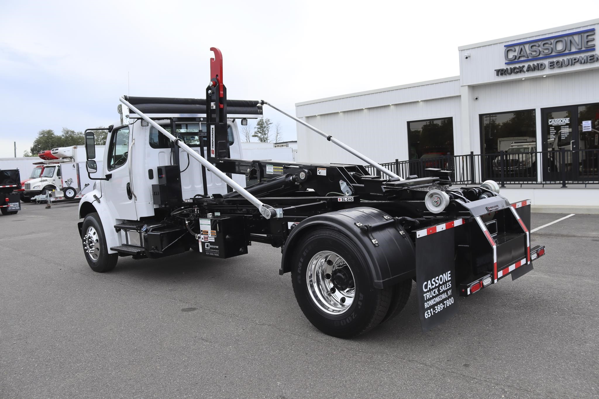 2018 FREIGHTLINER BUSINESS CLASS M2 106 2018 FREIGHTLINER BUSINESS CLASS M2 106 - image 2 of 6