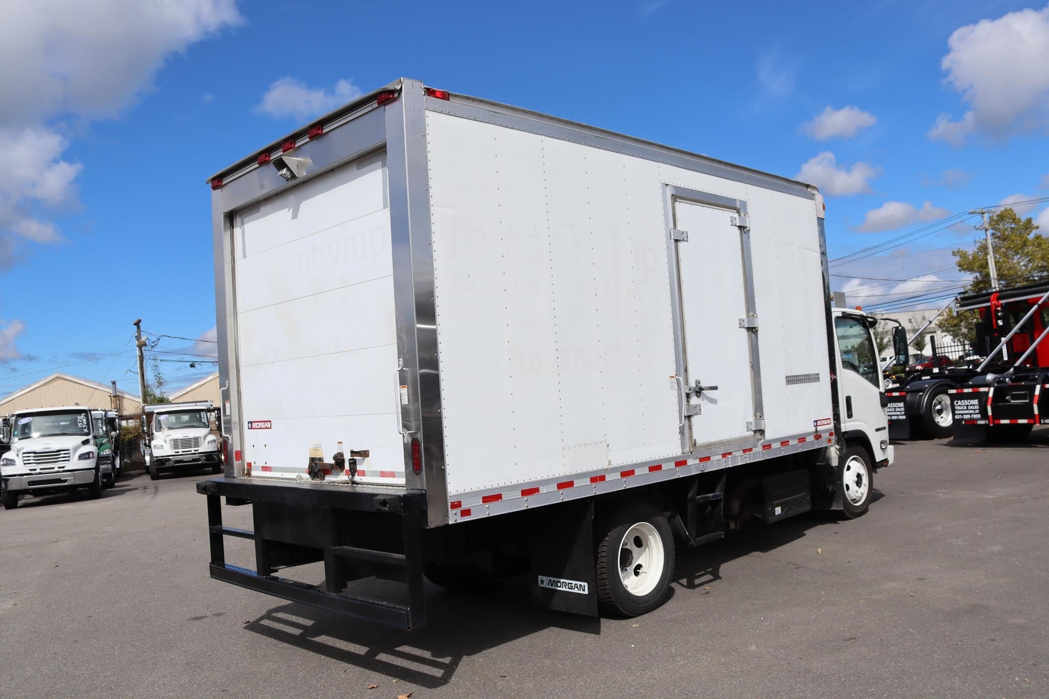 2019 ISUZU NQR 2019 ISUZU NQR - image 4 of 6