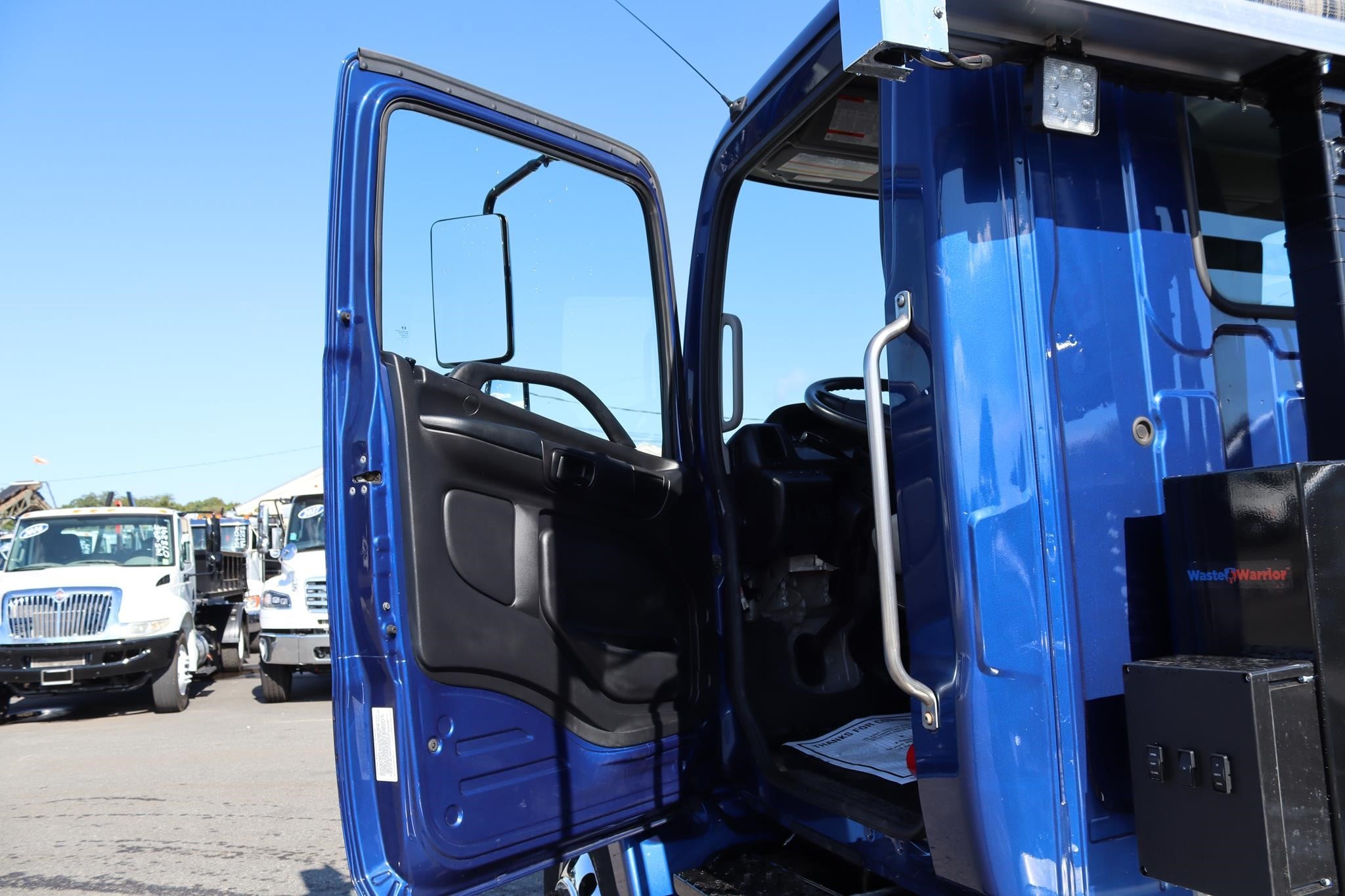 2020 HINO 268 11048546424 2020 HINO 268 11048546424
